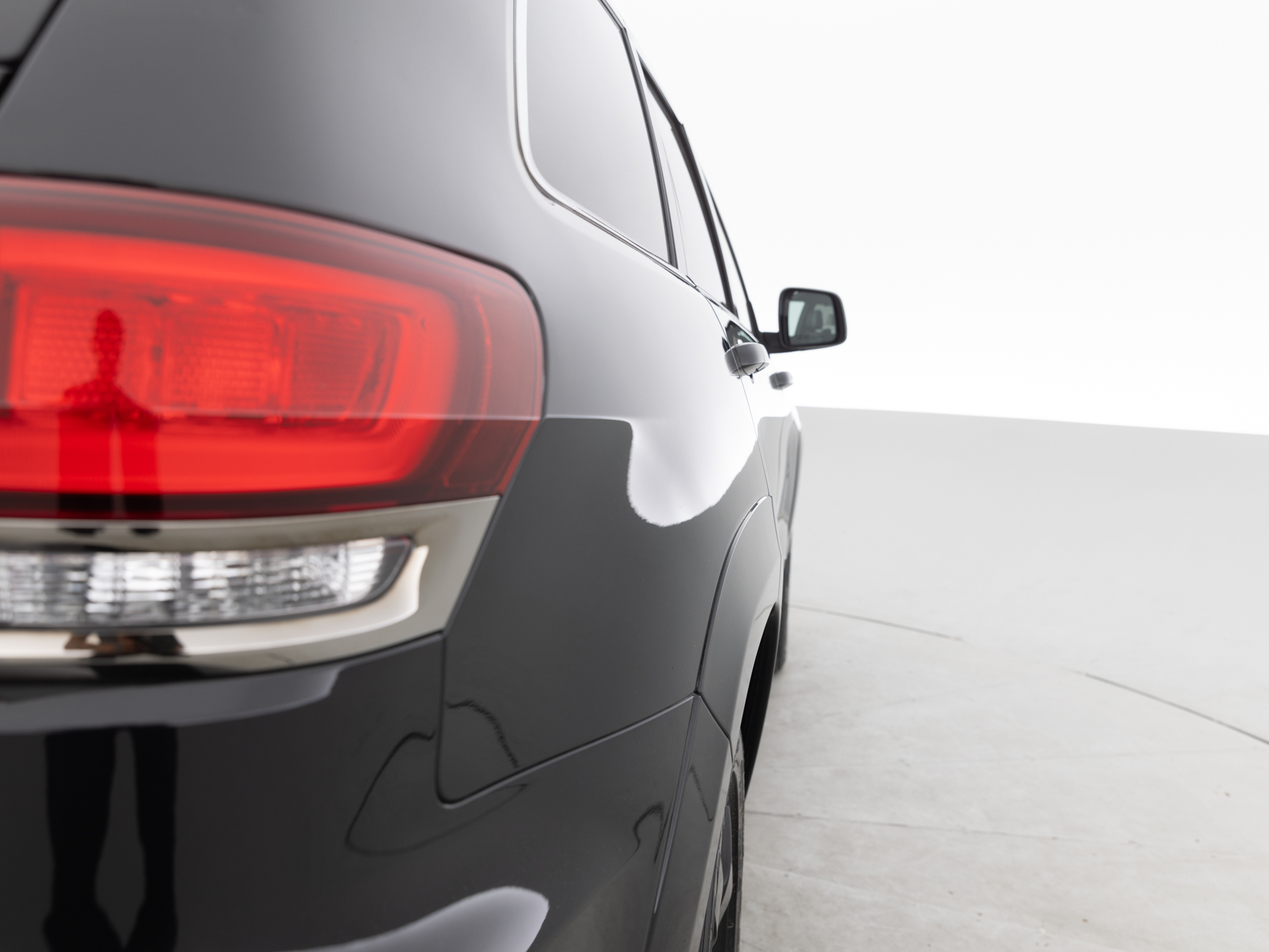 Used Black Jeep Grand Cherokee Altitude-5 for Sale