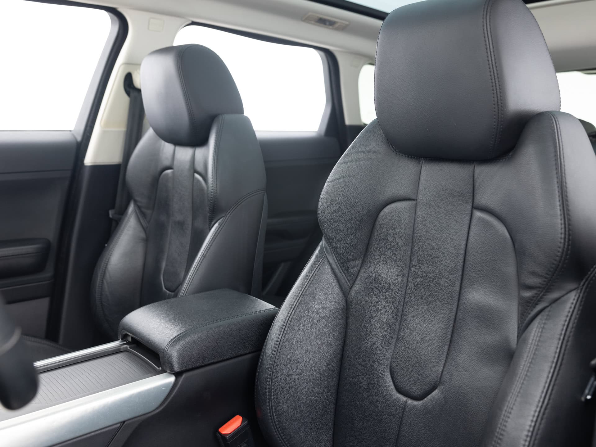 Used Black Land Rover Evoque-14 for Sale