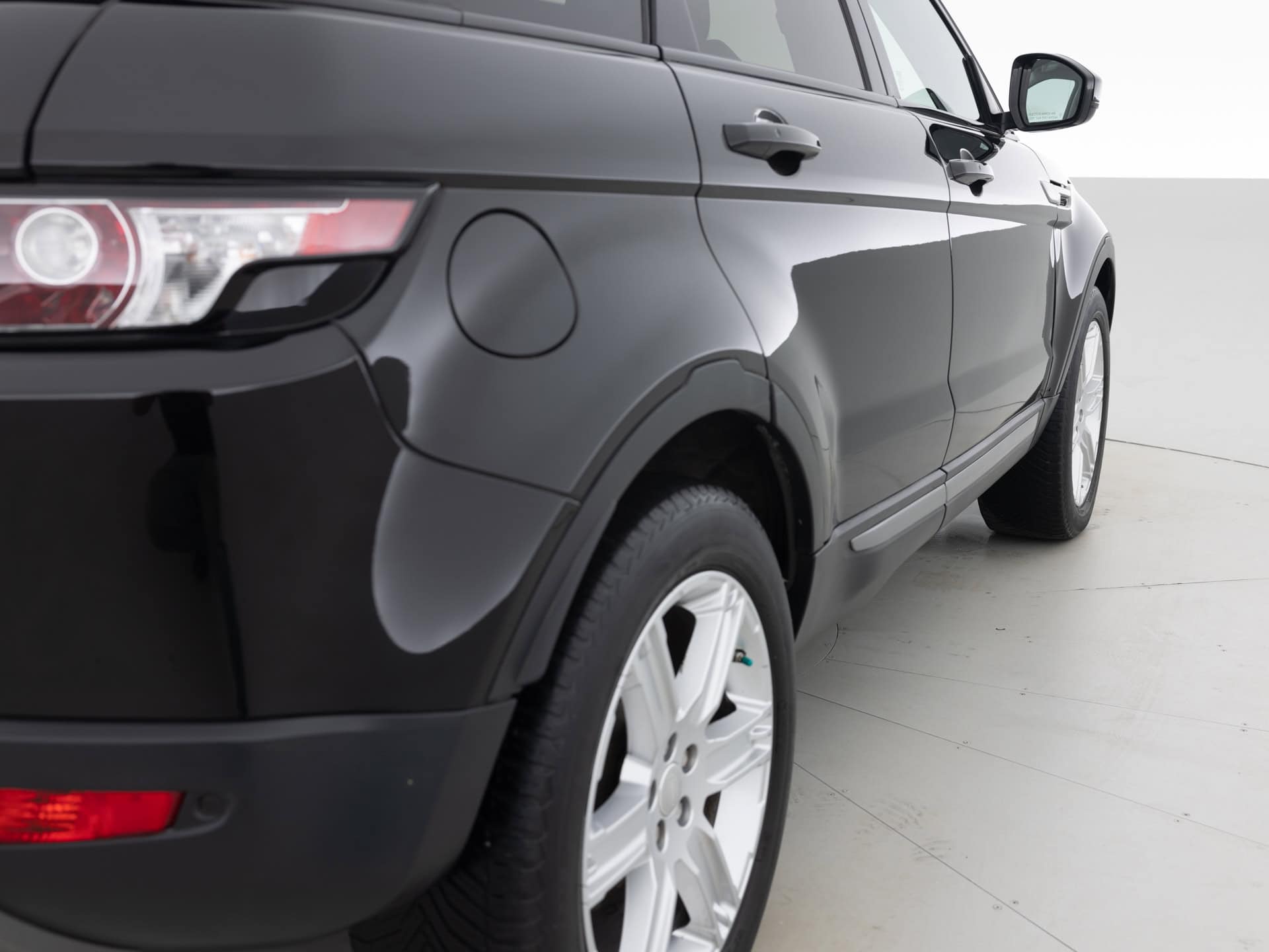 Used Black Land Rover Evoque-5 for Sale