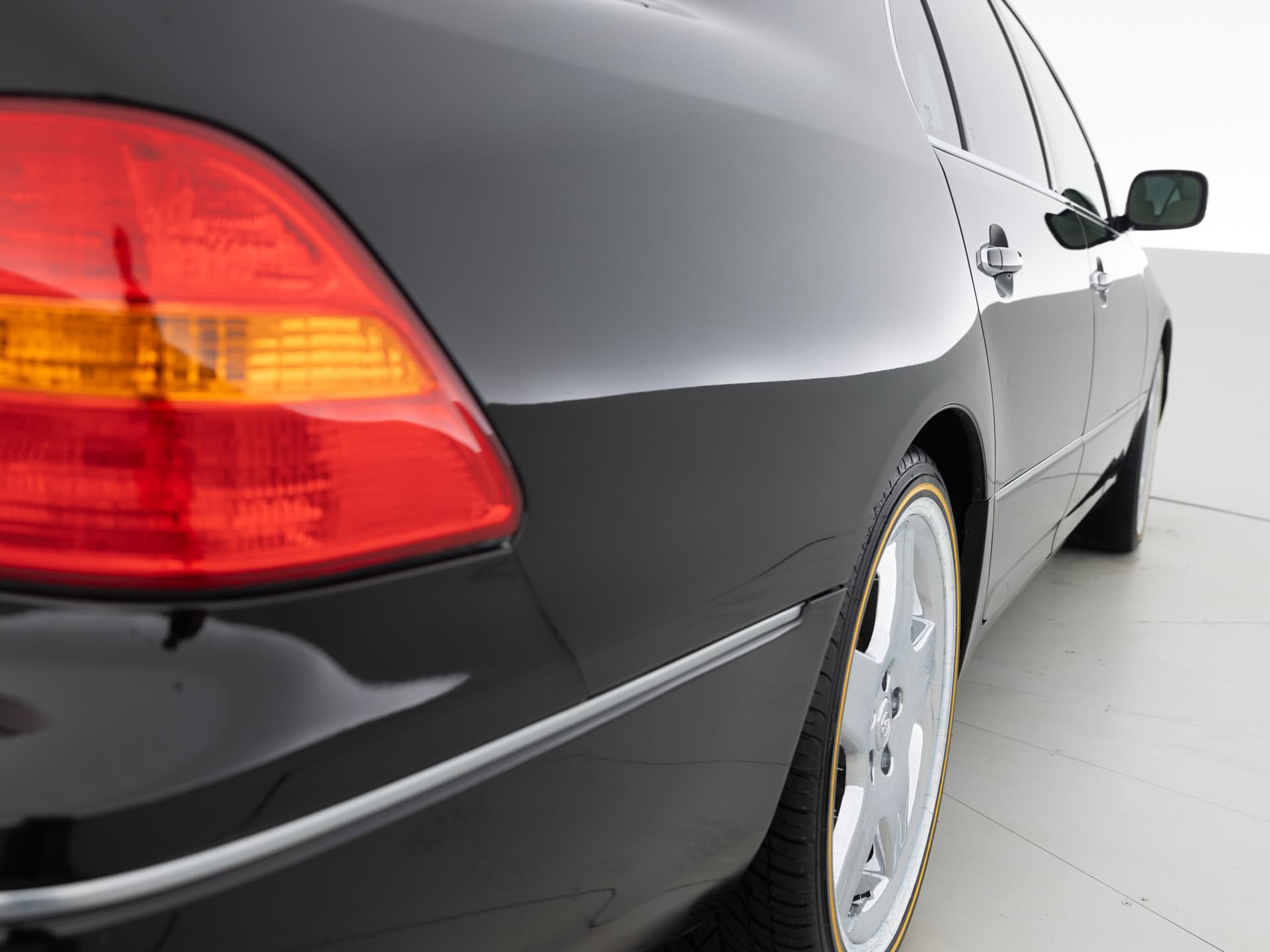 black lexus ls 430 5