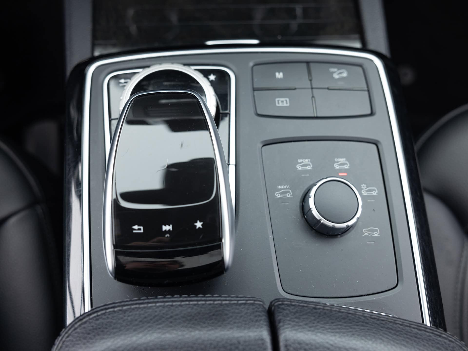 black mercedes gle 400 30
