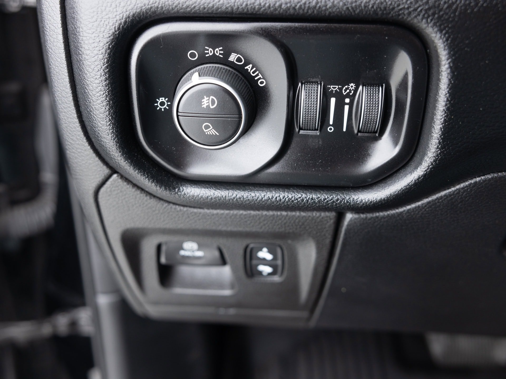 black ram 1500 31