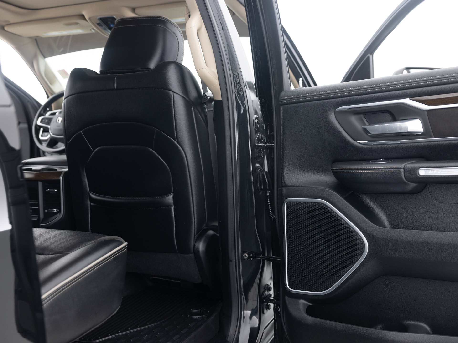 black ram 1500 laramie 26