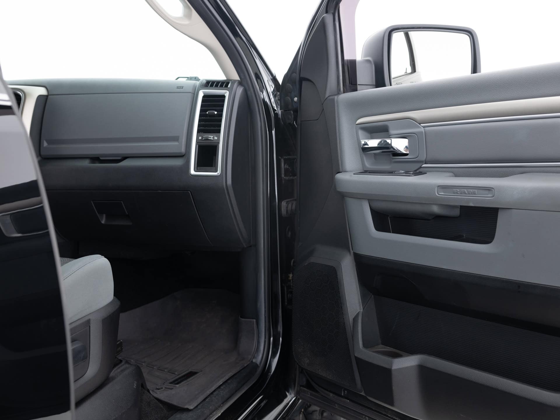 black ram 1500 slt 24
