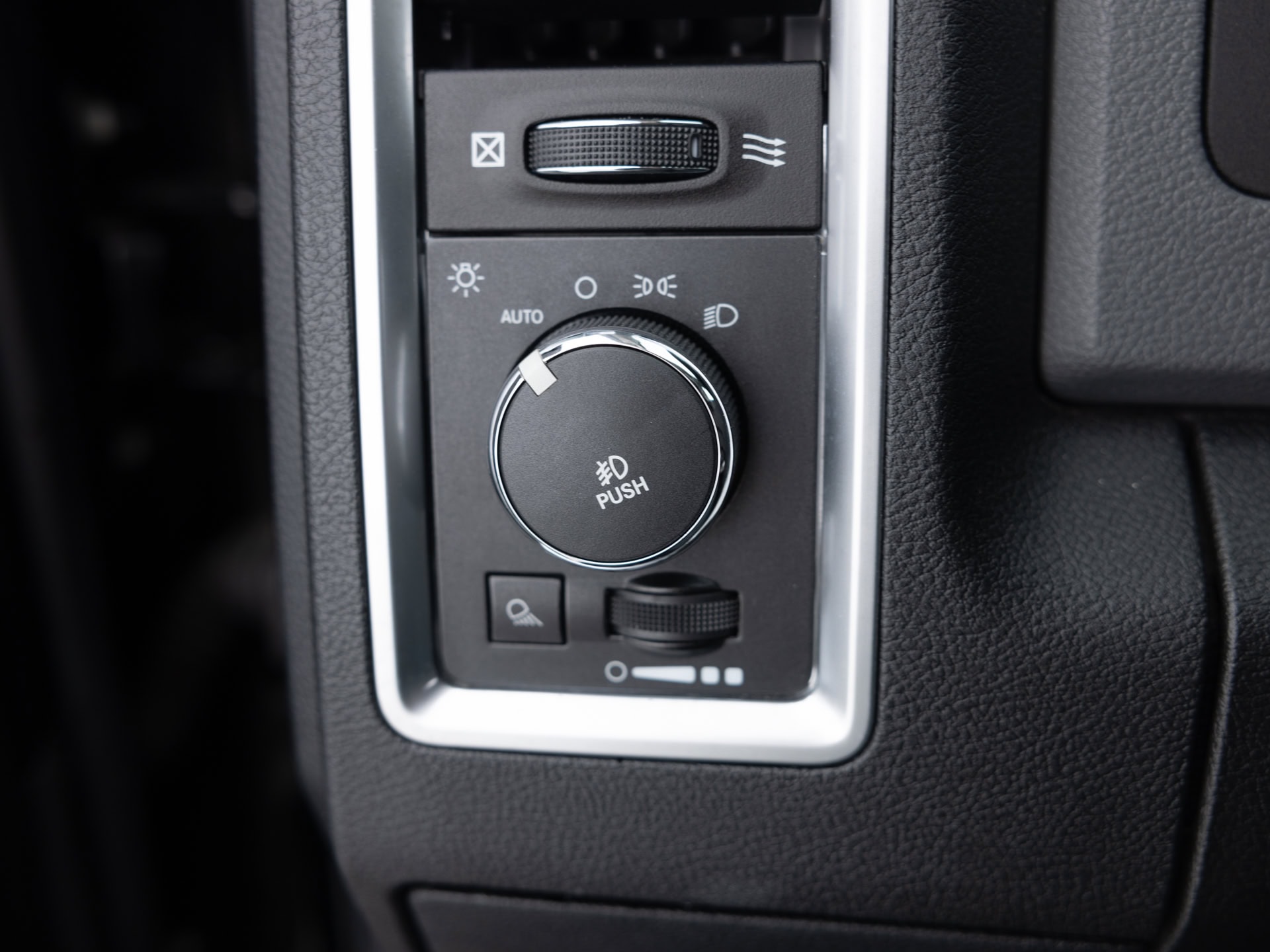 black ram 1500 slt 32