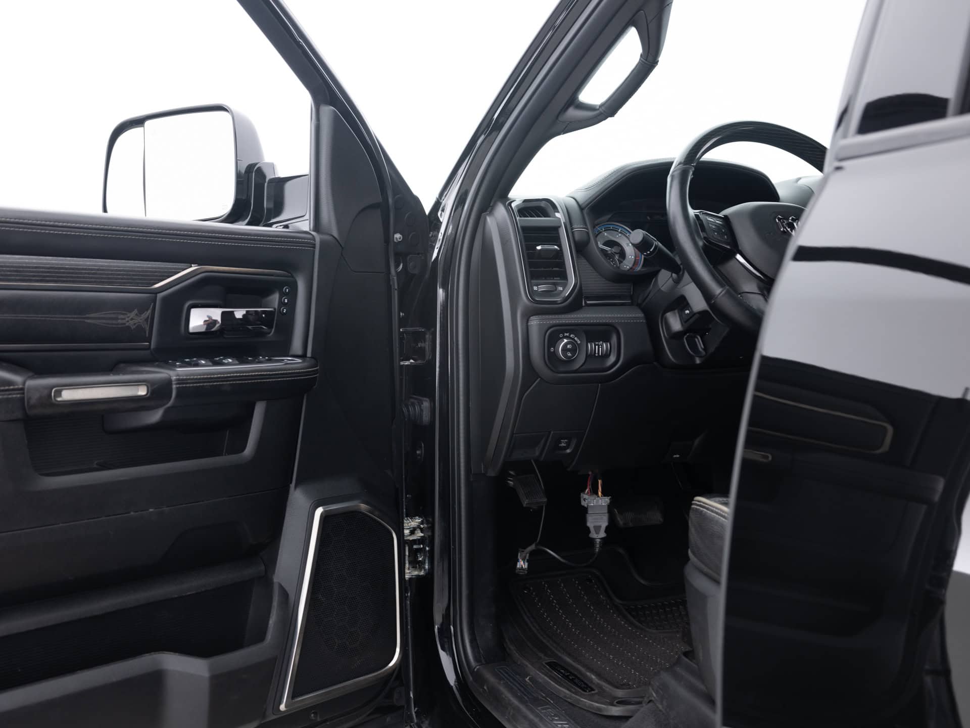 Used Black Ram 2500 Crew-20 for Sale