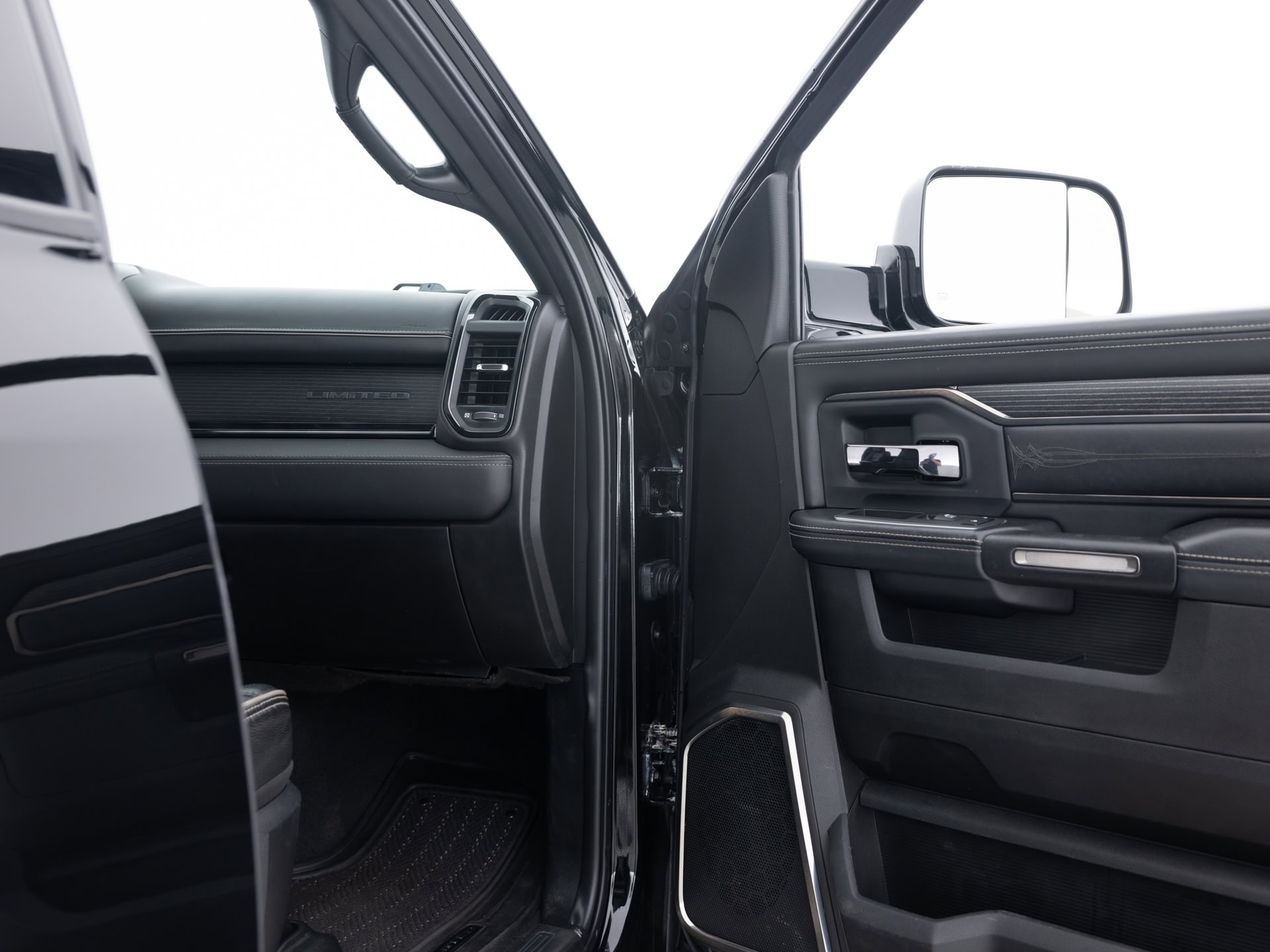 Used Black Ram 2500 Crew-24 for Sale