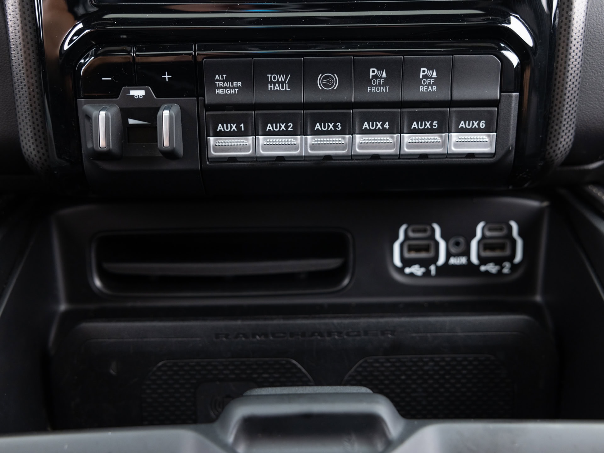 Used Black Ram 2500 Crew-32 for Sale