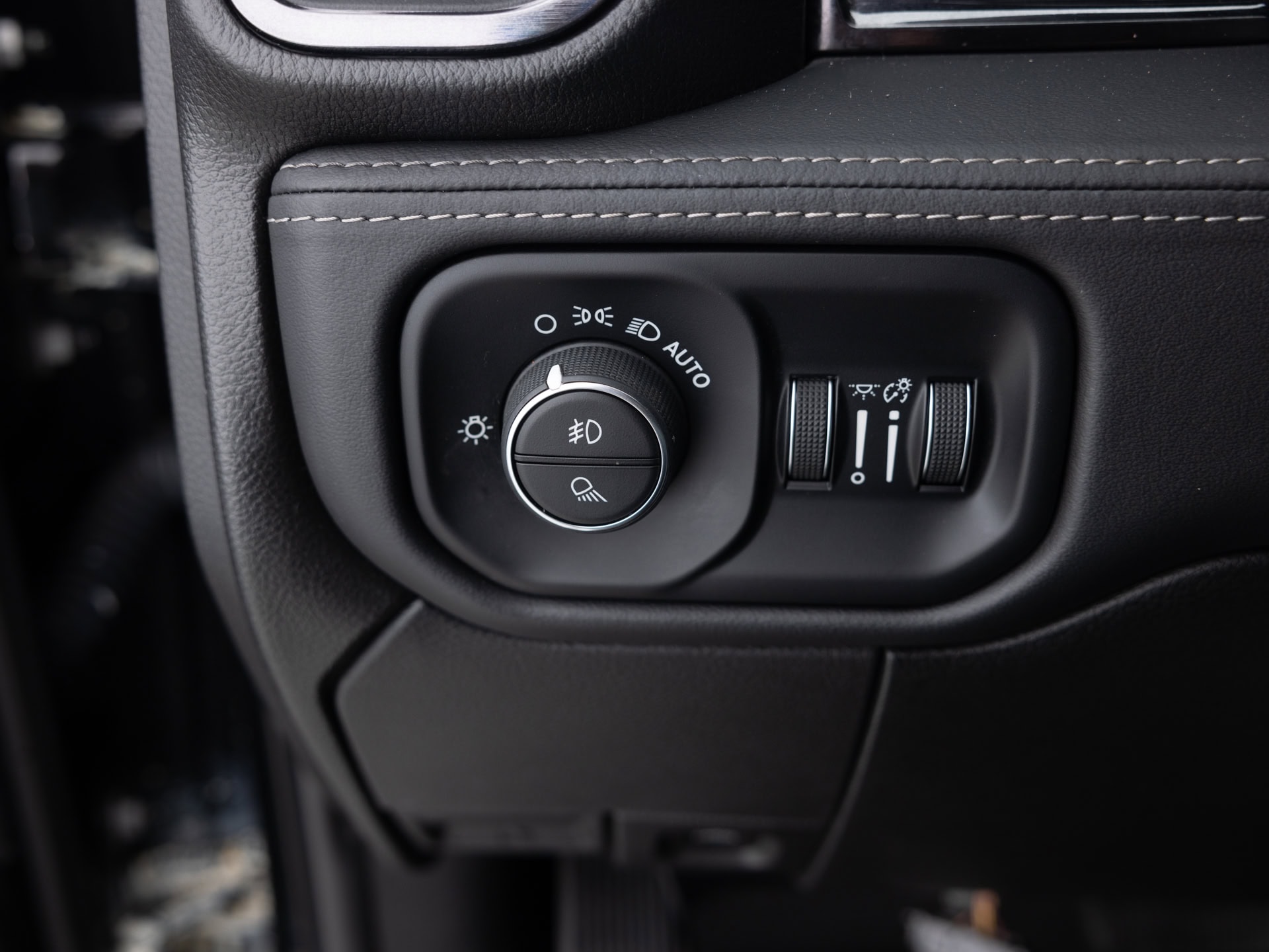 Used Black Ram 2500 Crew-33 for Sale