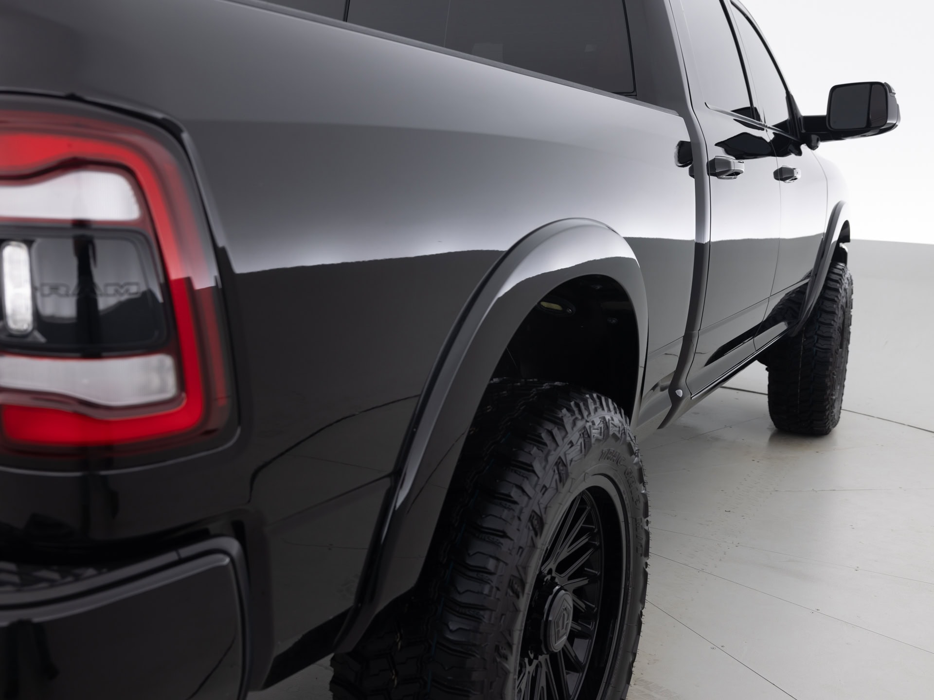 Used Black Ram 2500 Crew-5 for Sale