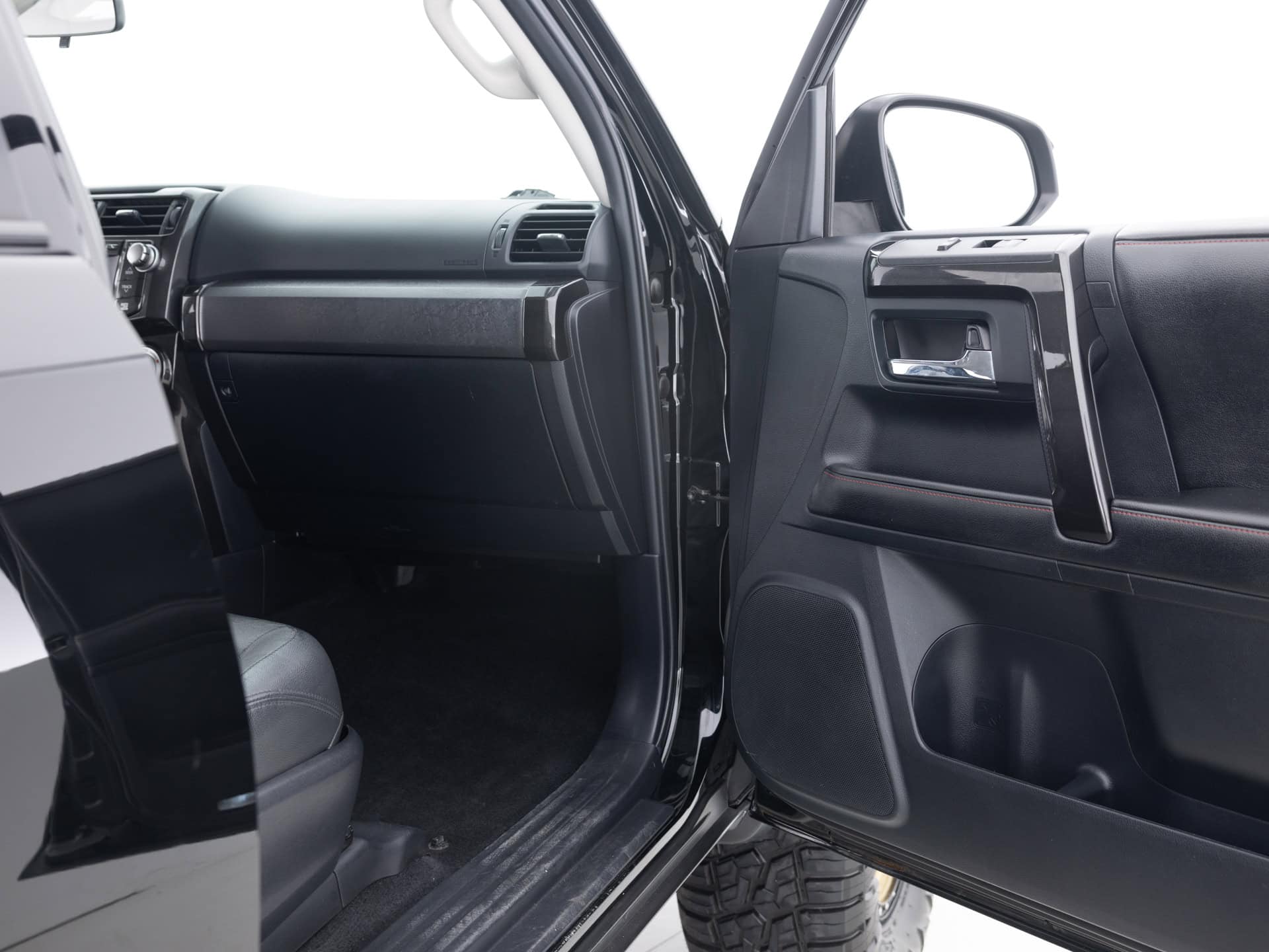 black toyota 4runner 24