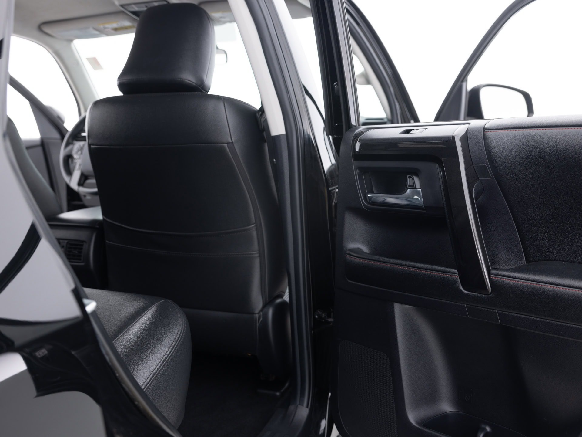 black toyota 4runner 26