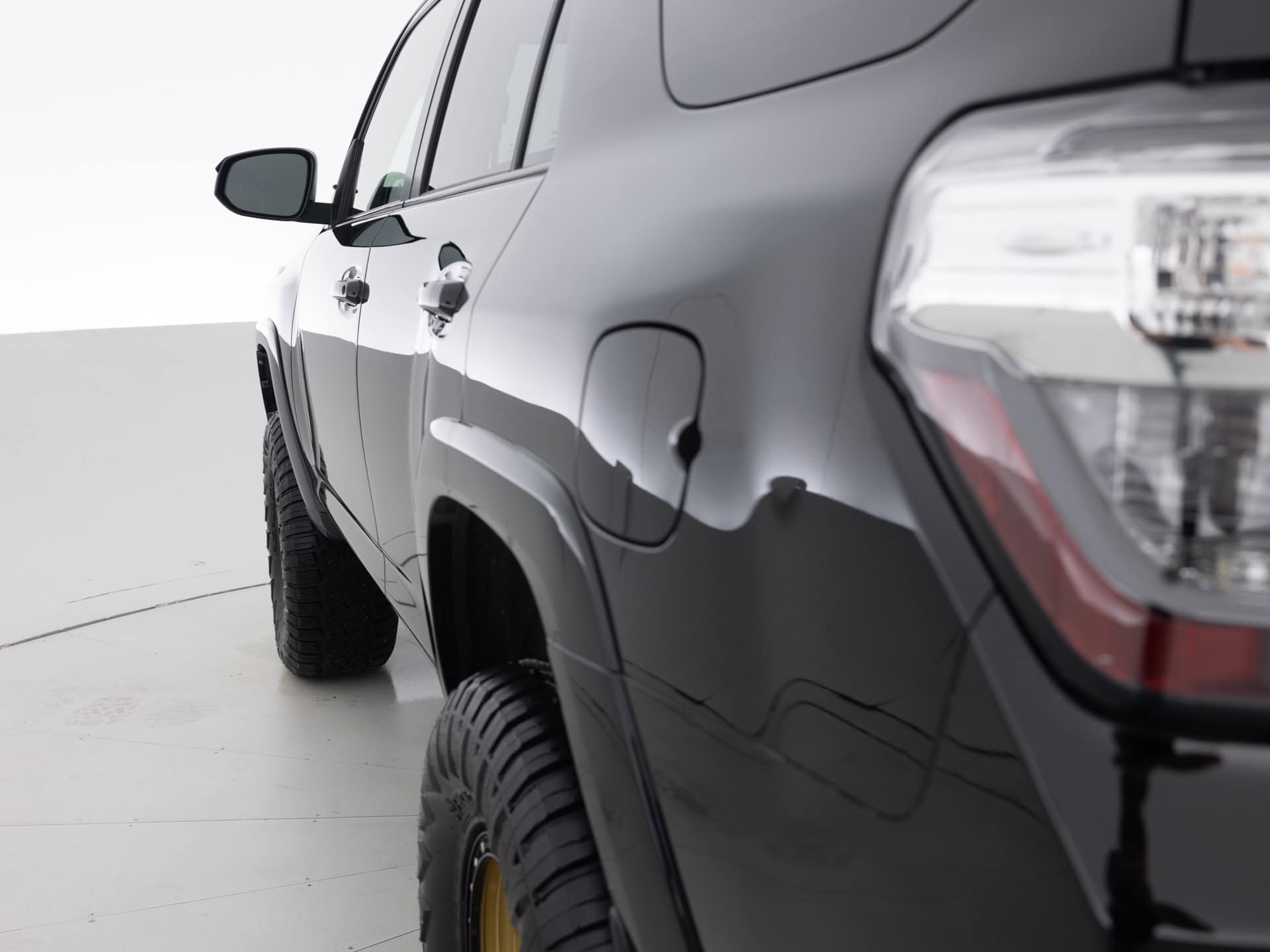 black toyota 4runner 6