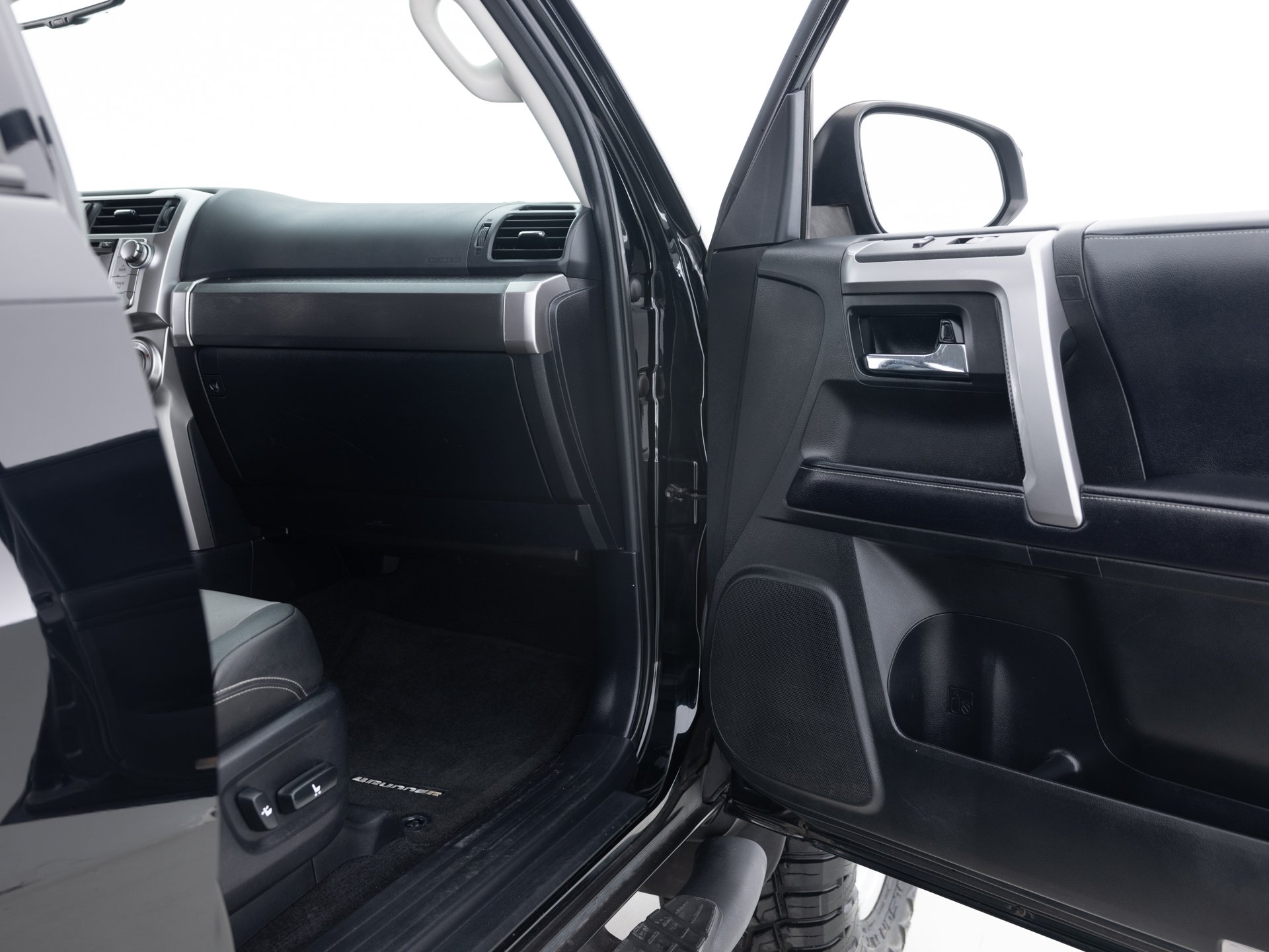 black toyota 4runner sr5 prem 23
