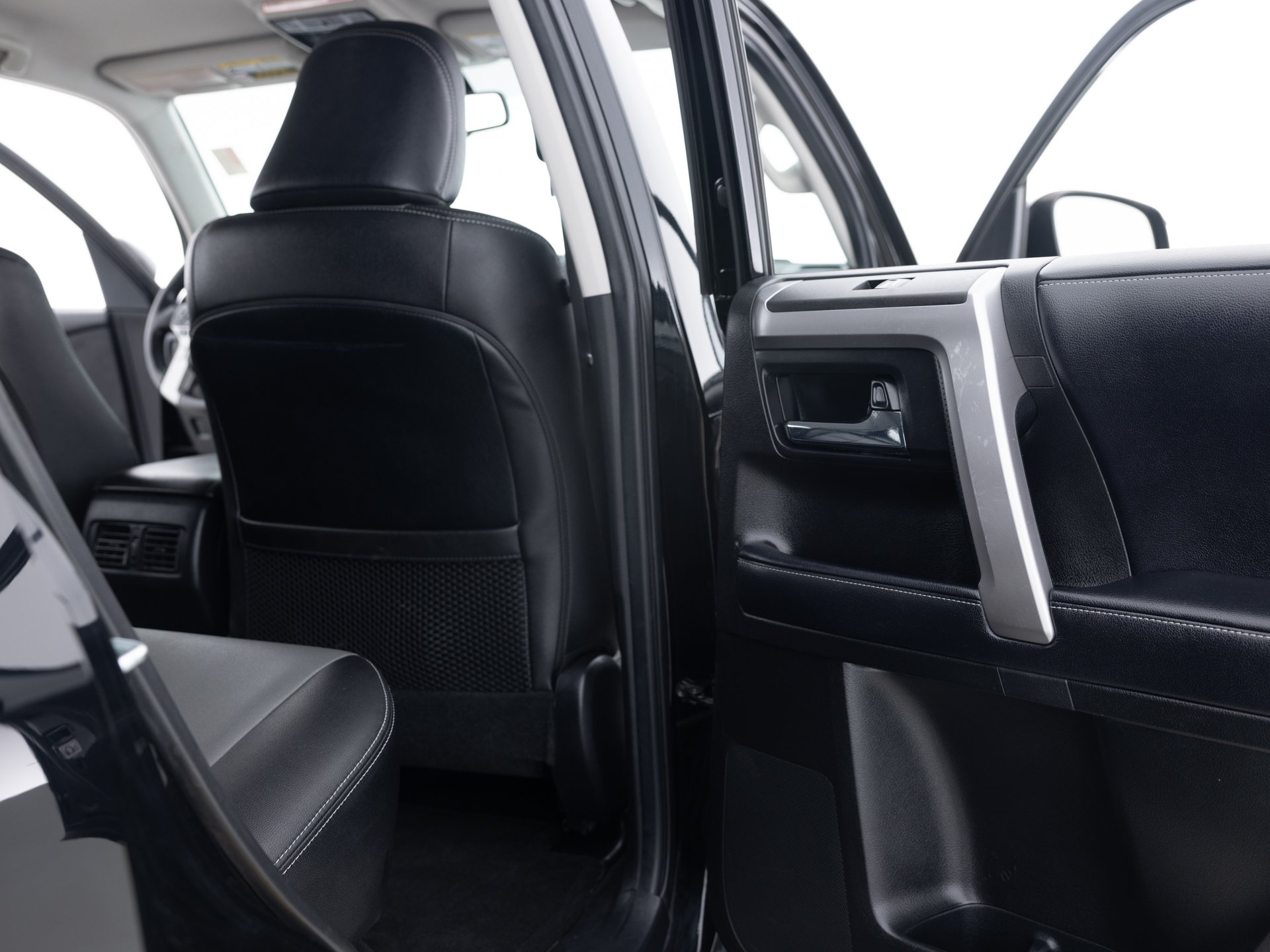 black toyota 4runner sr5 prem 25