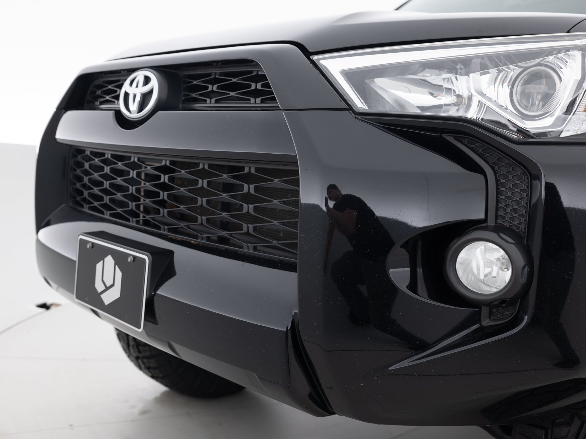 black toyota 4runner sr5 prem 7