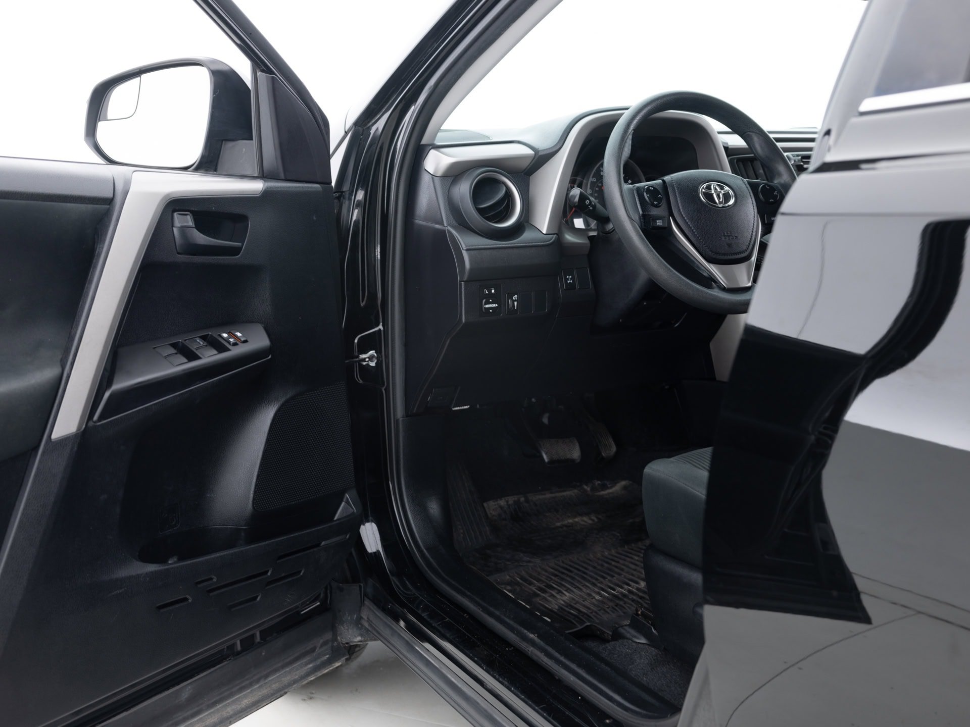 black toyota rav 4 le 16