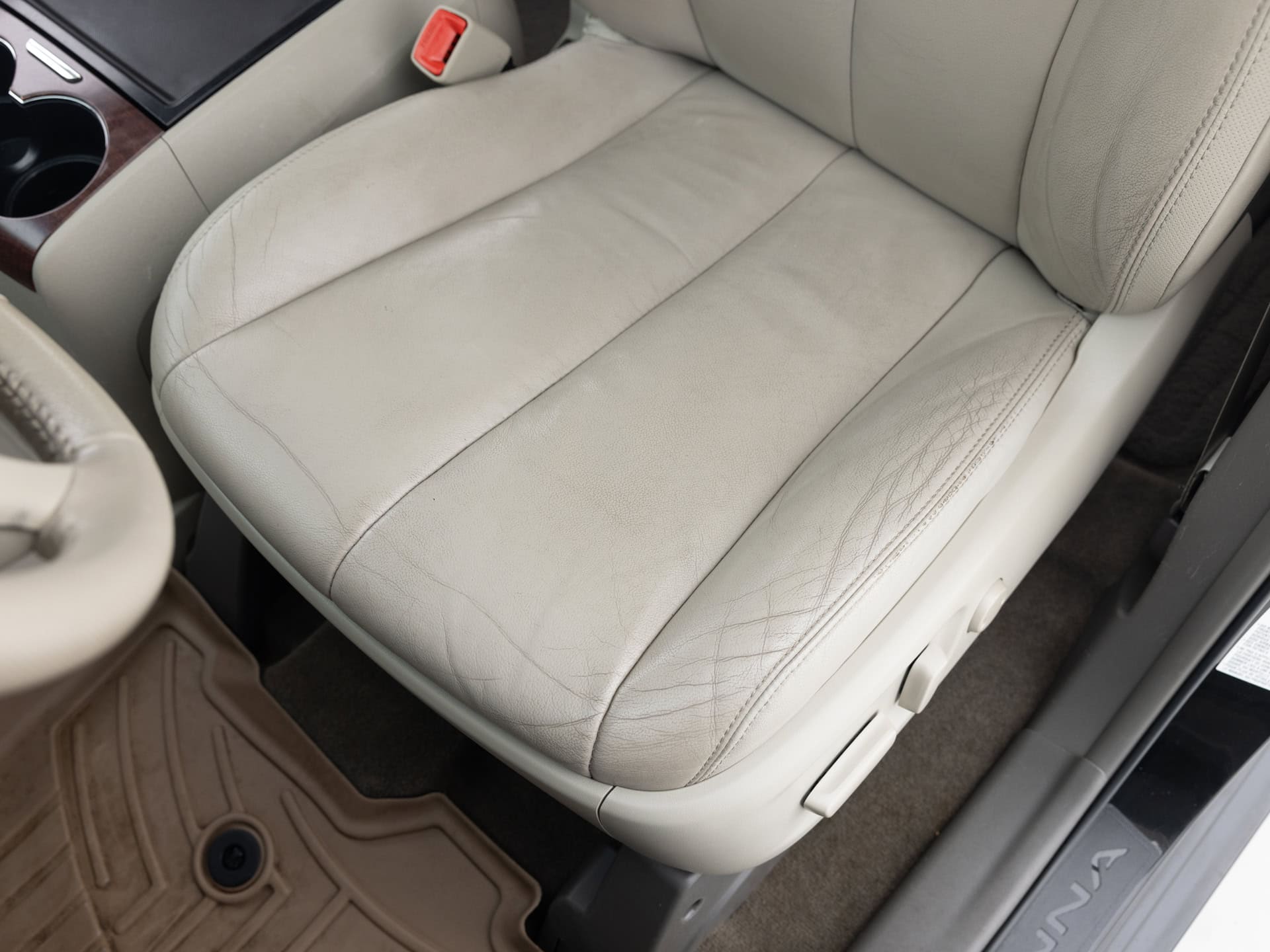 Used Black Toyota Sienna Limited-13 for Sale