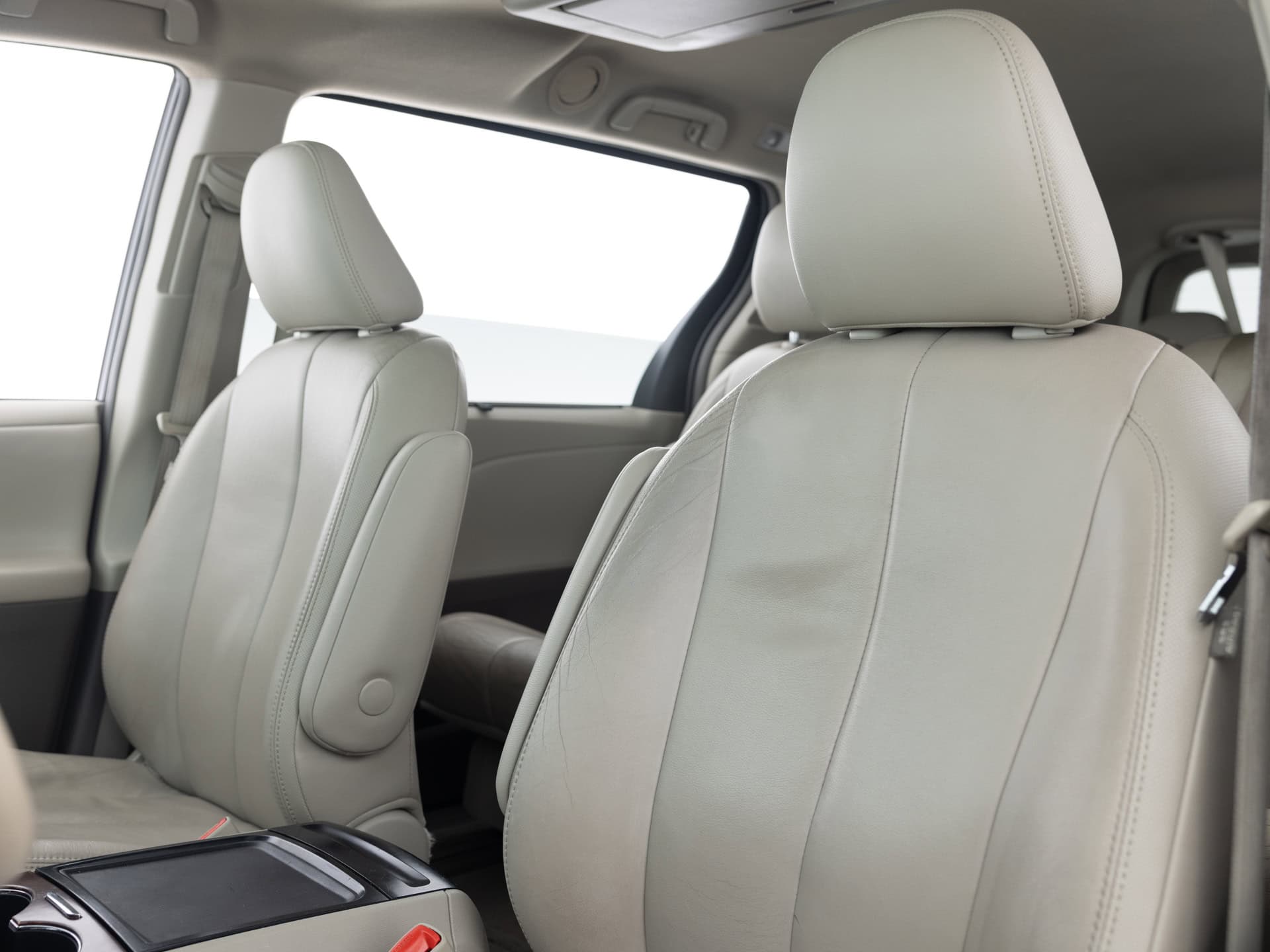 Used Black Toyota Sienna Limited-14 for Sale