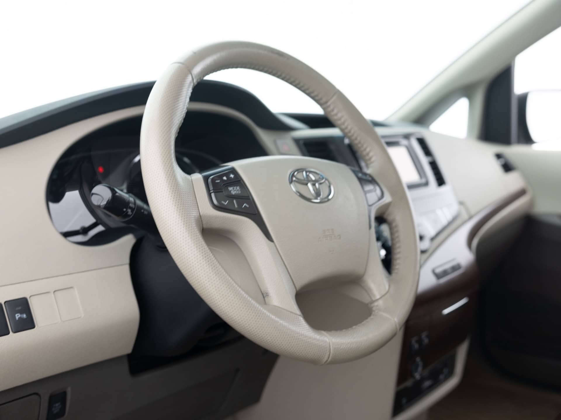 Used Black Toyota Sienna Limited-15 for Sale