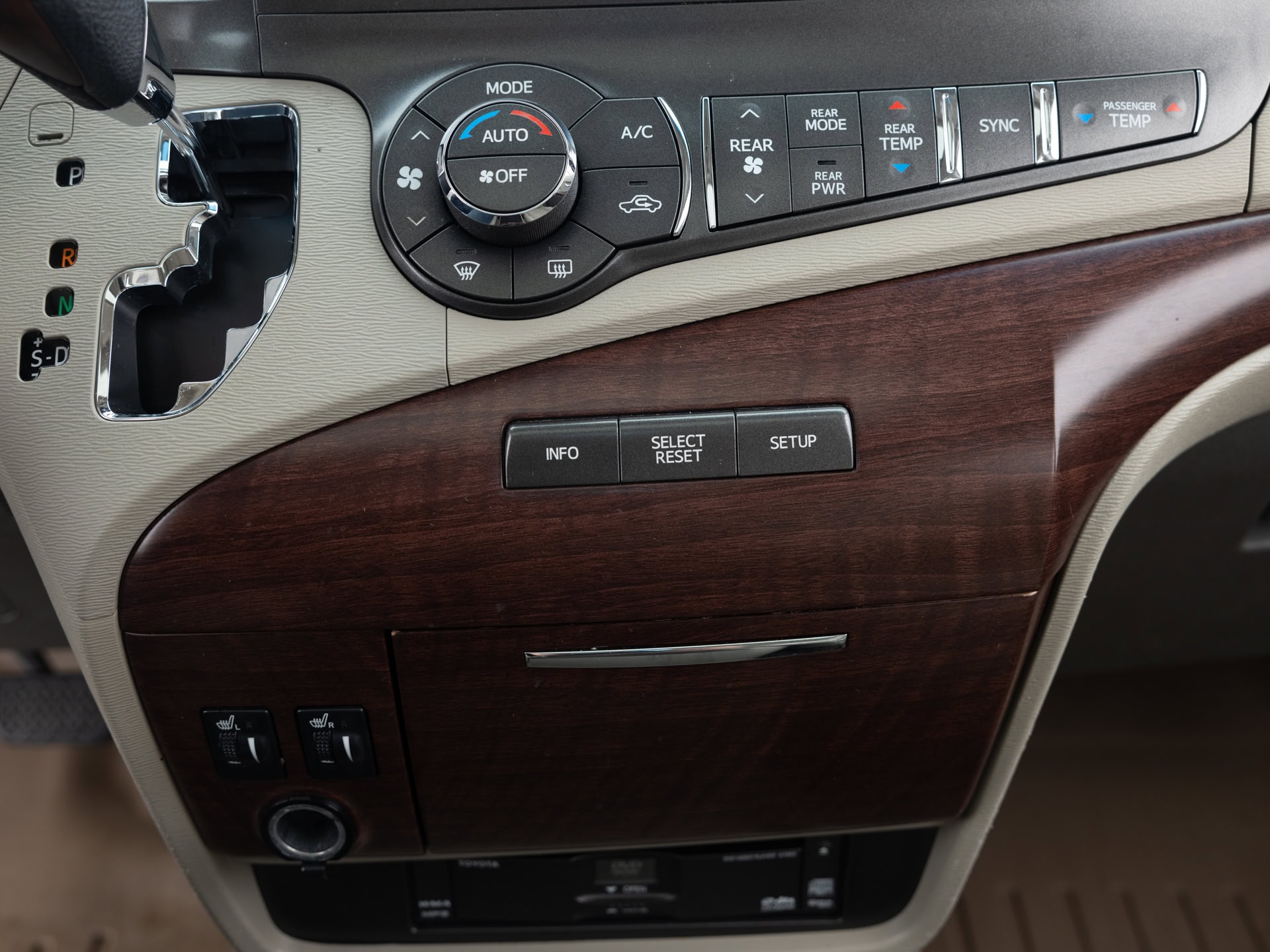 Used Black Toyota Sienna Limited-30 for Sale