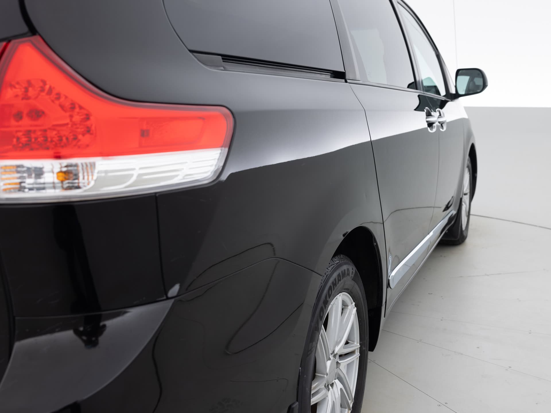 Used Black Toyota Sienna Limited-5 for Sale