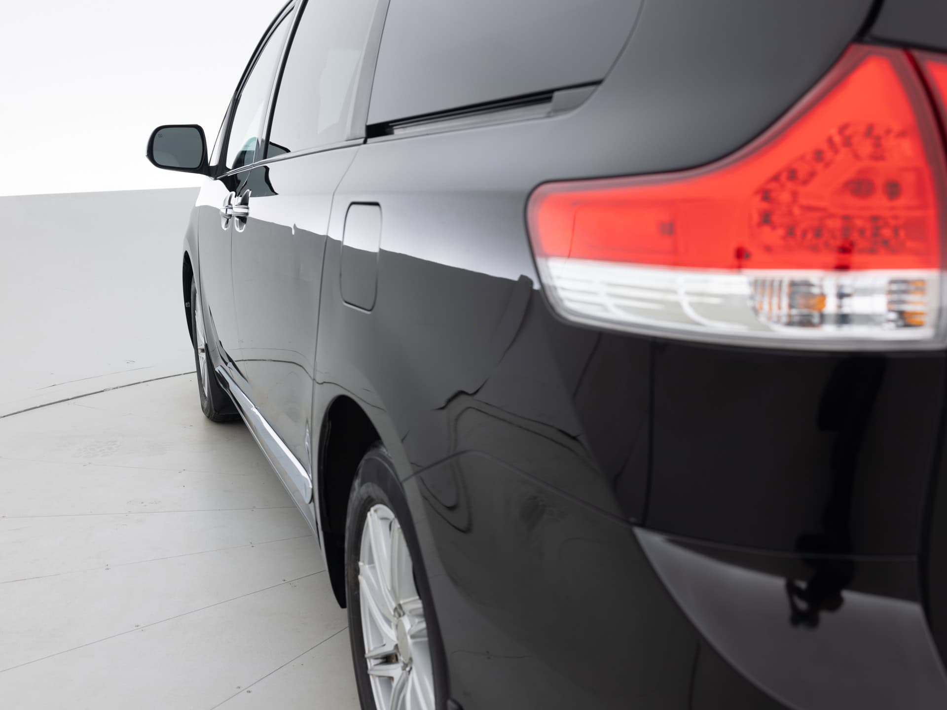 Used Black Toyota Sienna Limited-6 for Sale