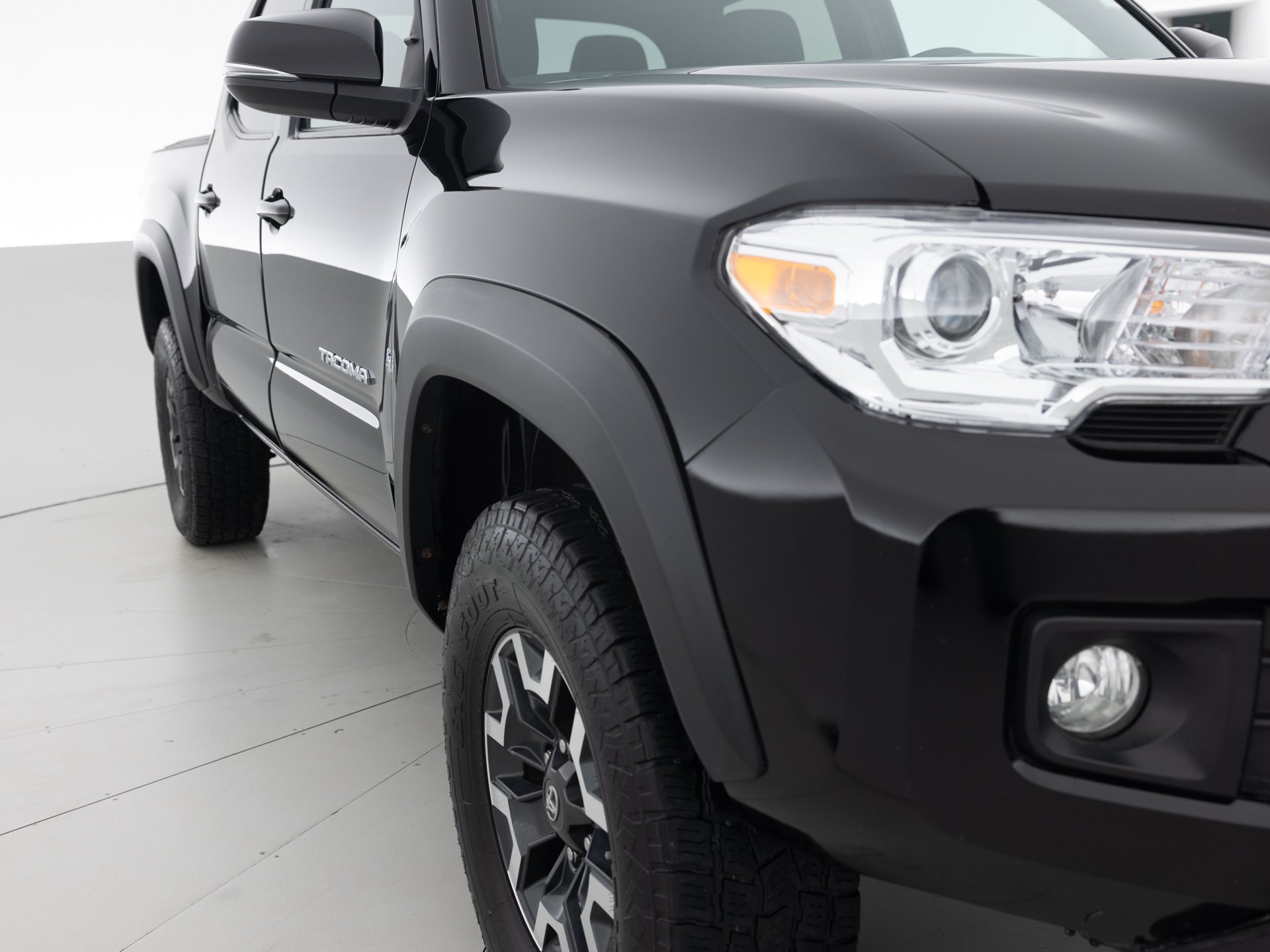 black toyota tacoma double 4