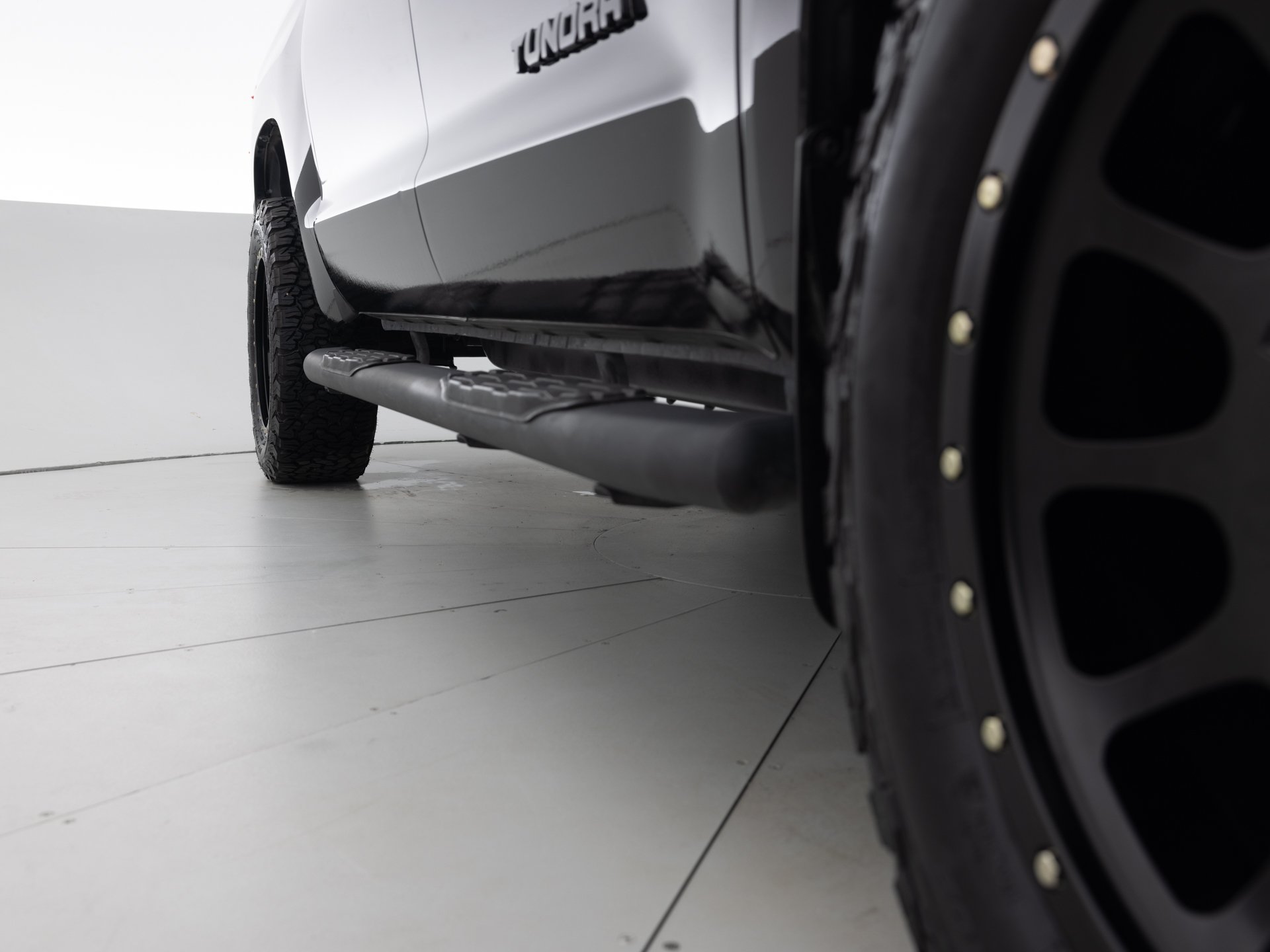 black toyota tundra sr5 13