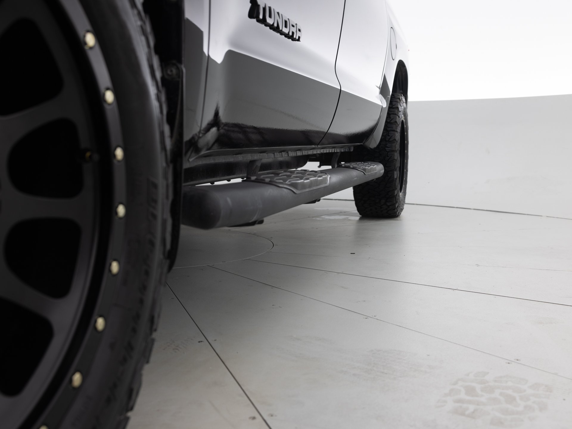 black toyota tundra sr5 14