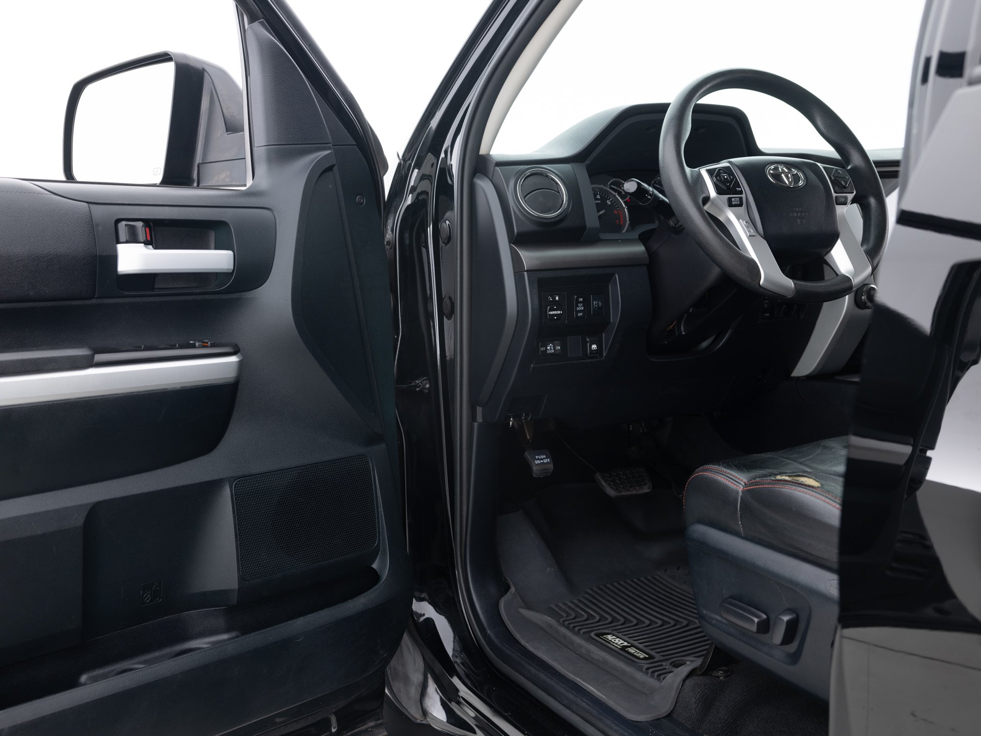 black toyota tundra sr5 20