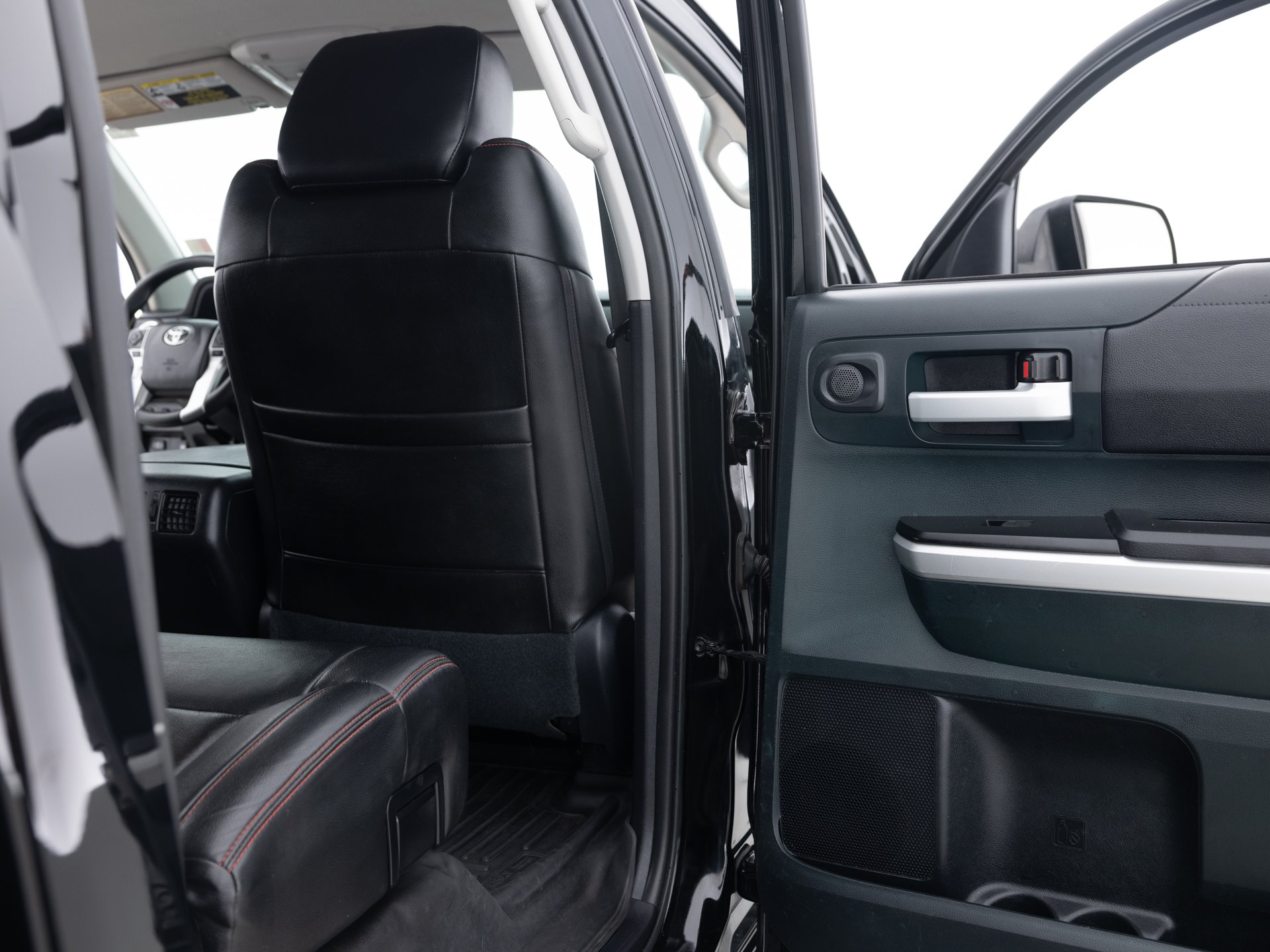black toyota tundra sr5 26