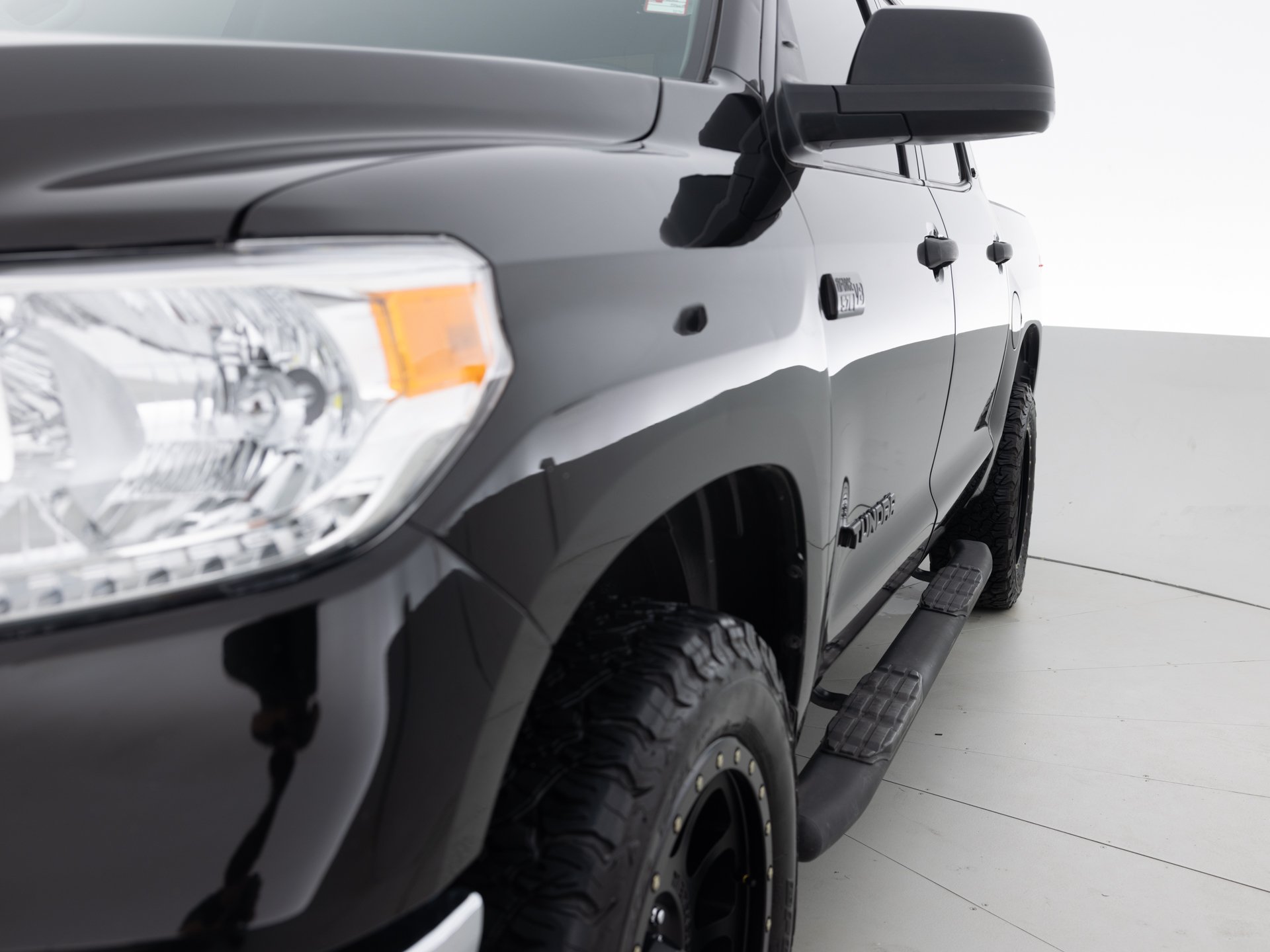 black toyota tundra sr5 3
