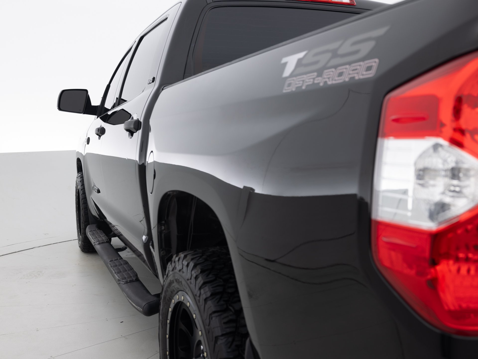 black toyota tundra sr5 6