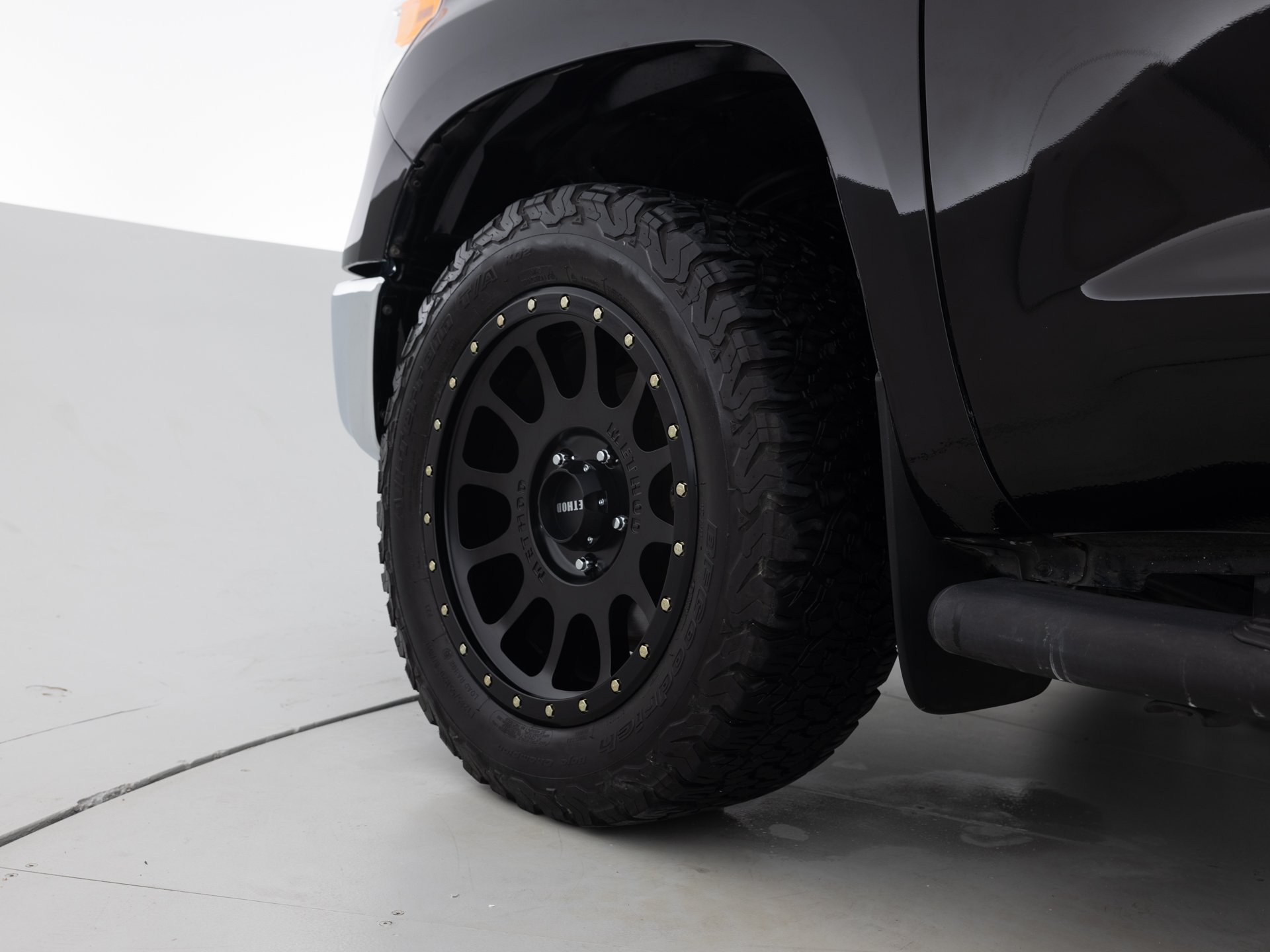 black toyota tundra sr5 9