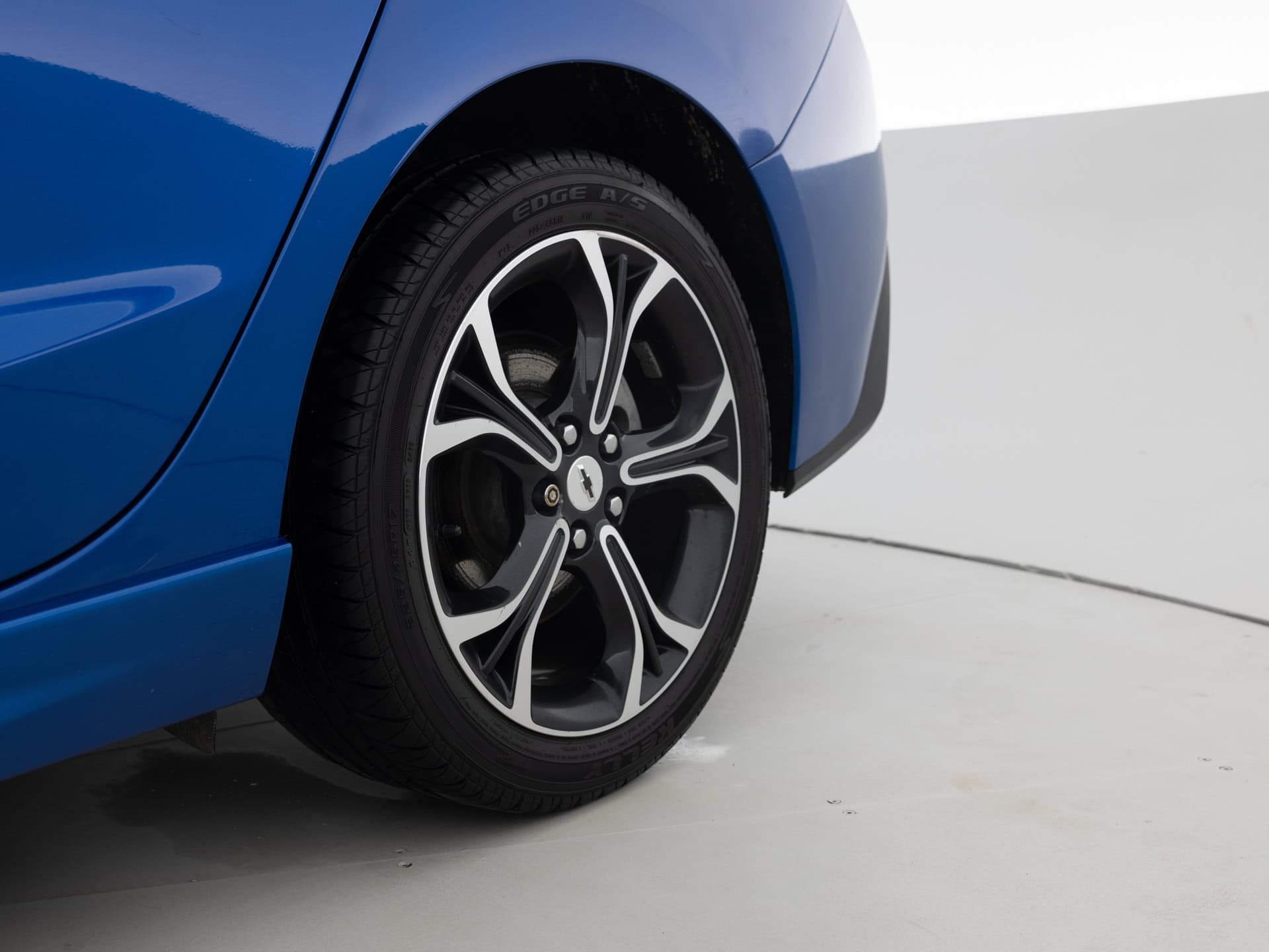 blue chevrolet cruze lt 10