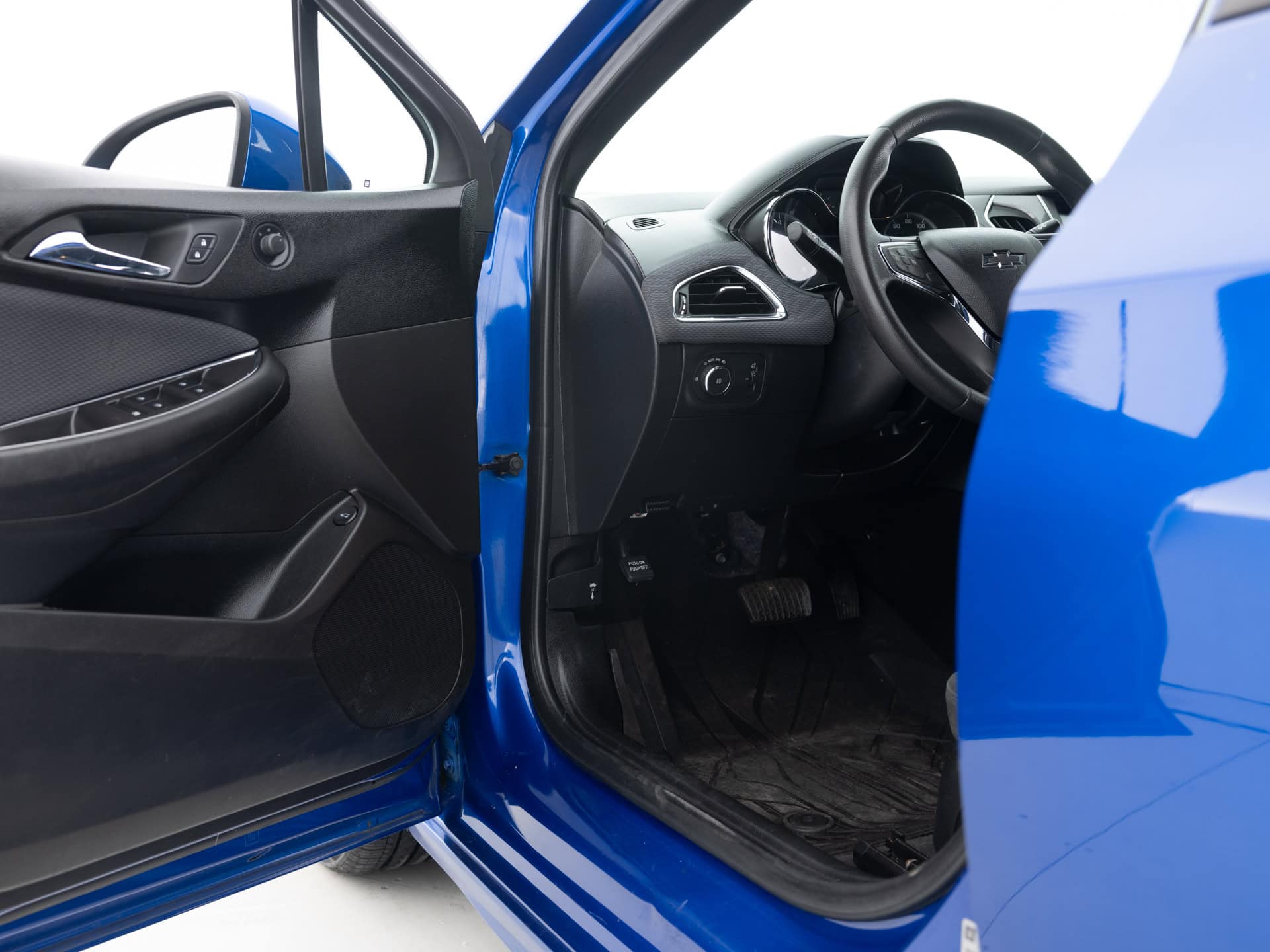 blue chevrolet cruze lt 16