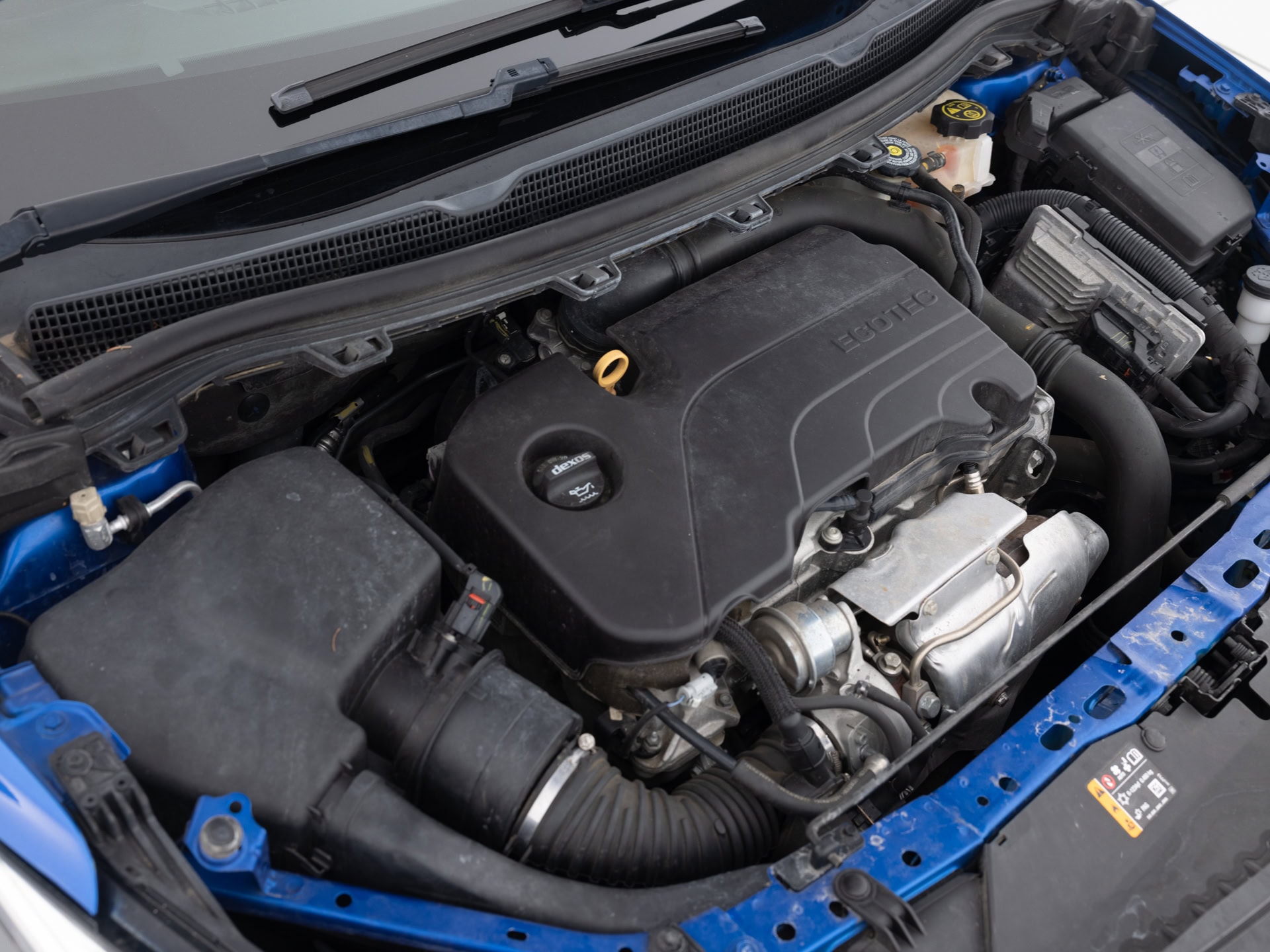 blue chevrolet cruze lt 30