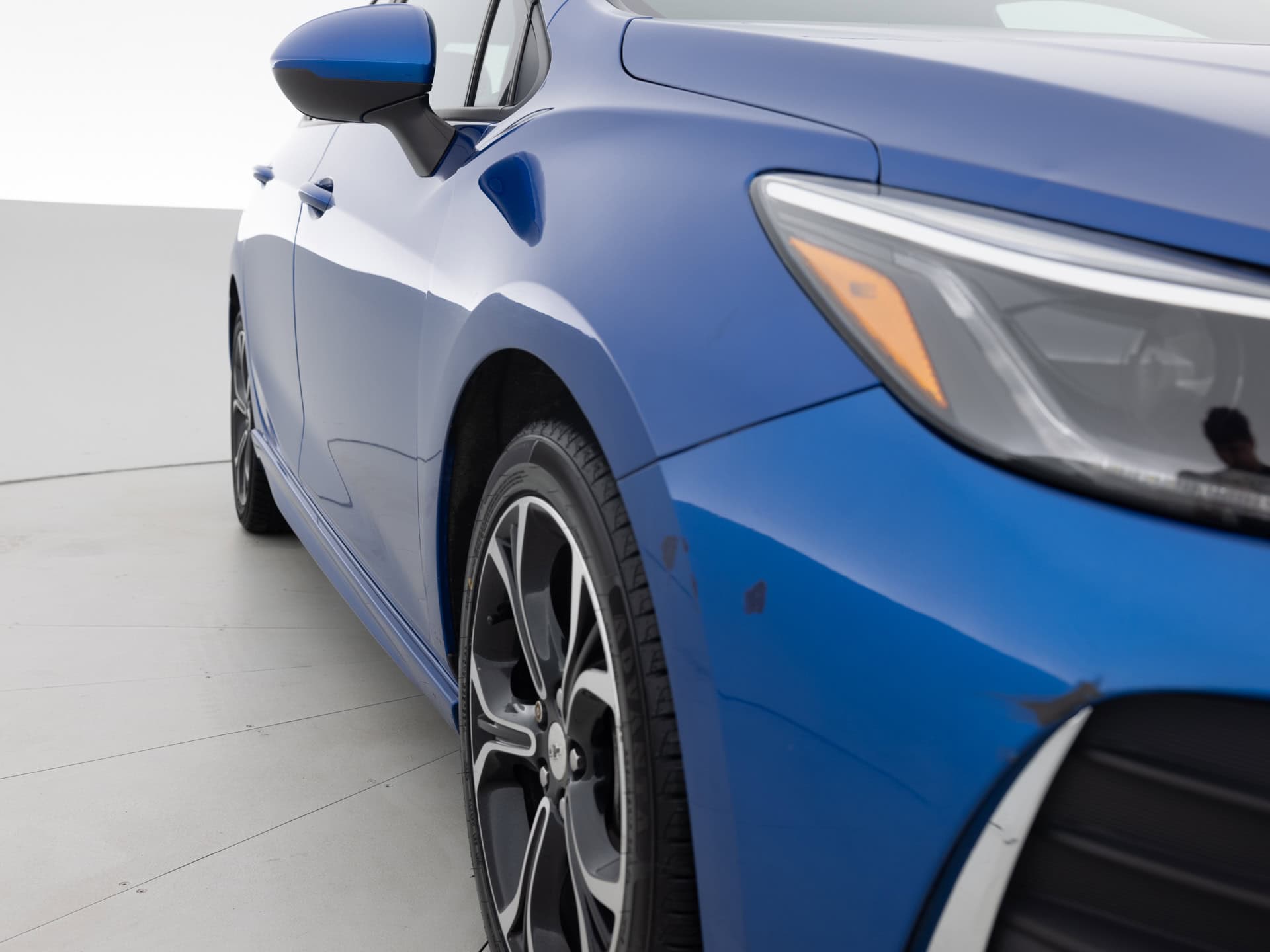 blue chevrolet cruze lt 4