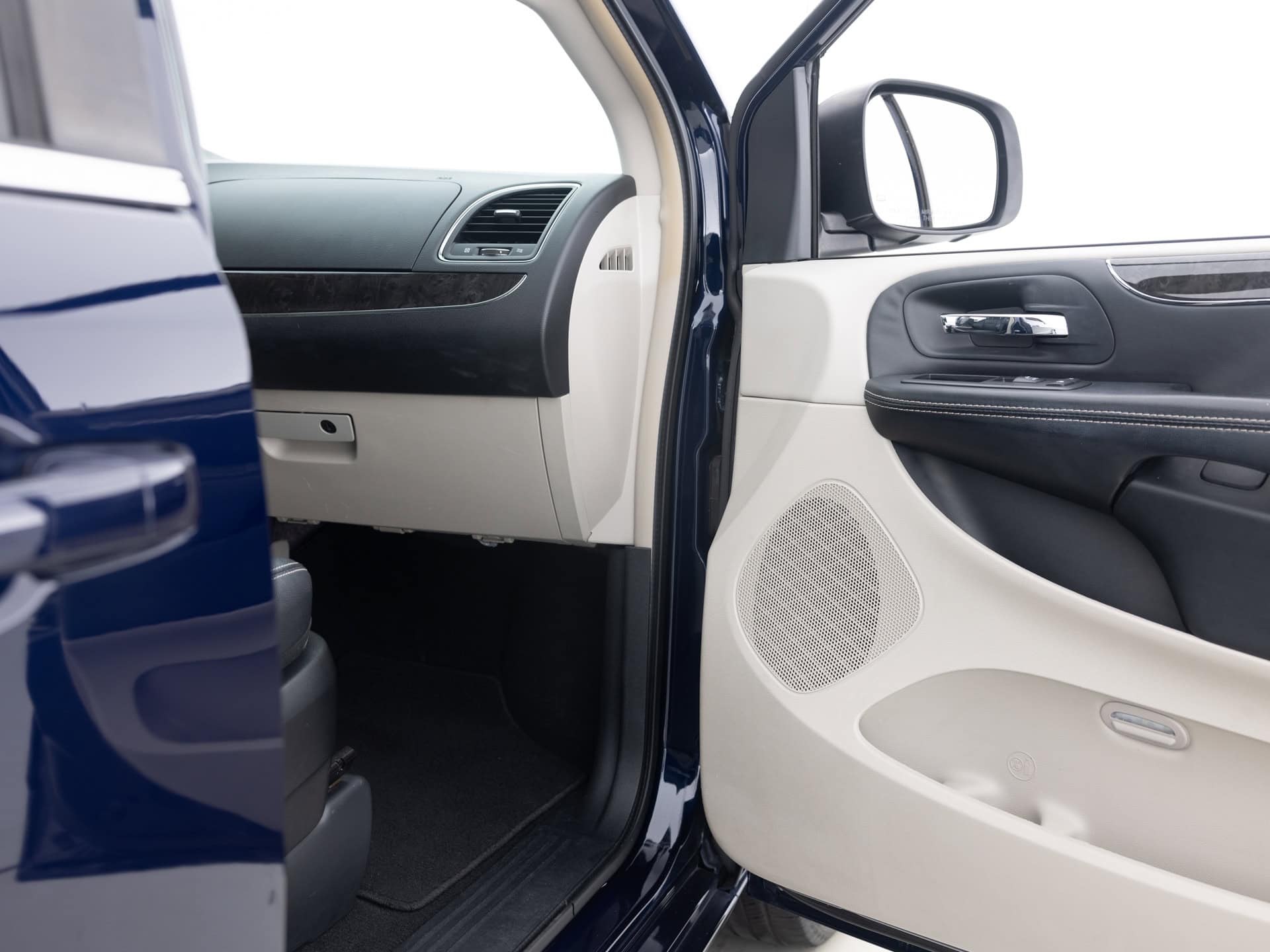 Used Blue Chrysler Town + Country-20 for Sale