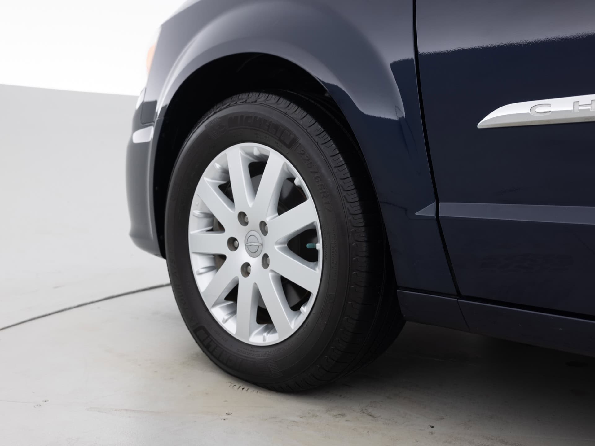 Used Blue Chrysler Town + Country-9 for Sale