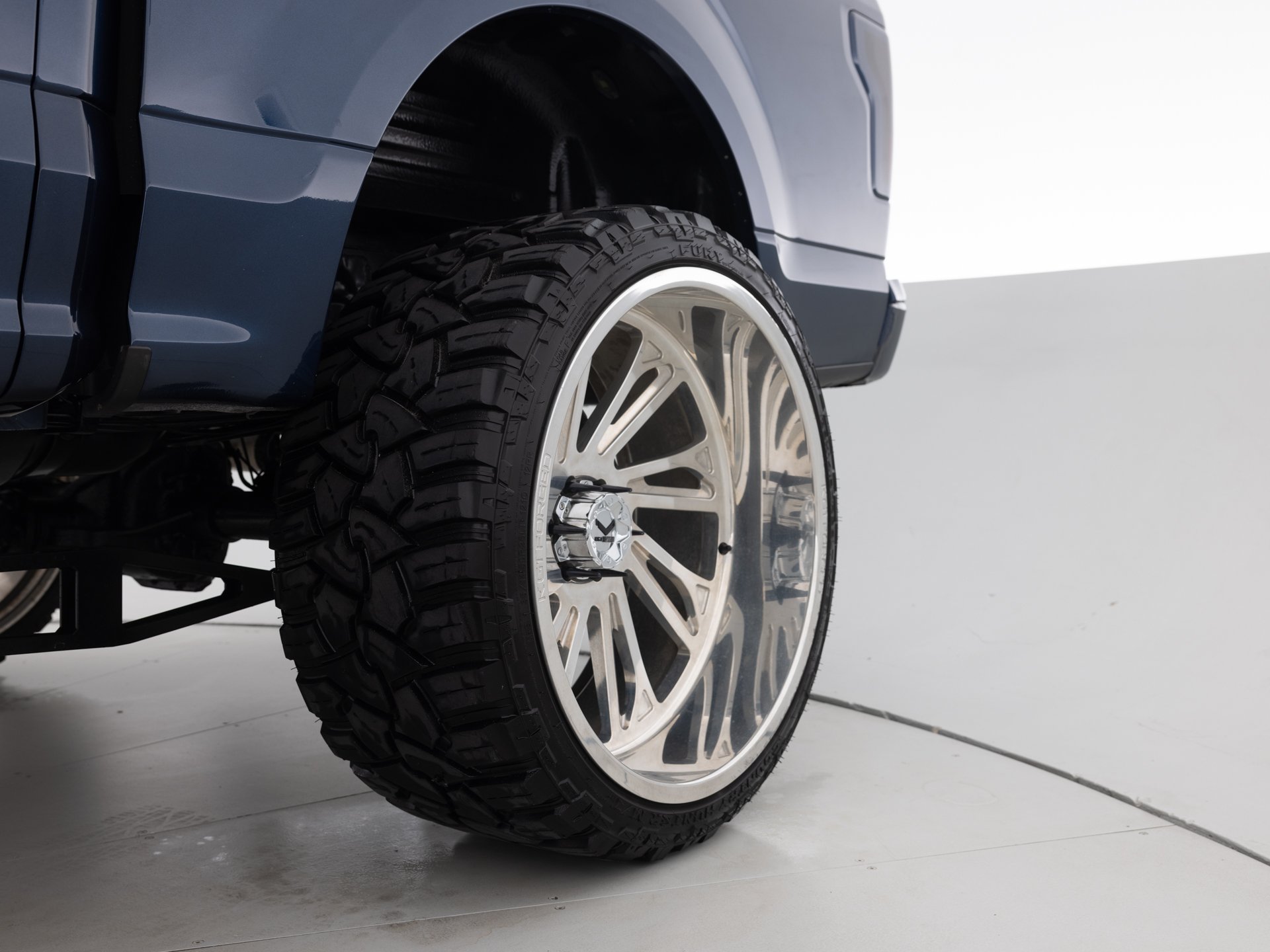 blue ford f150 xlt 10