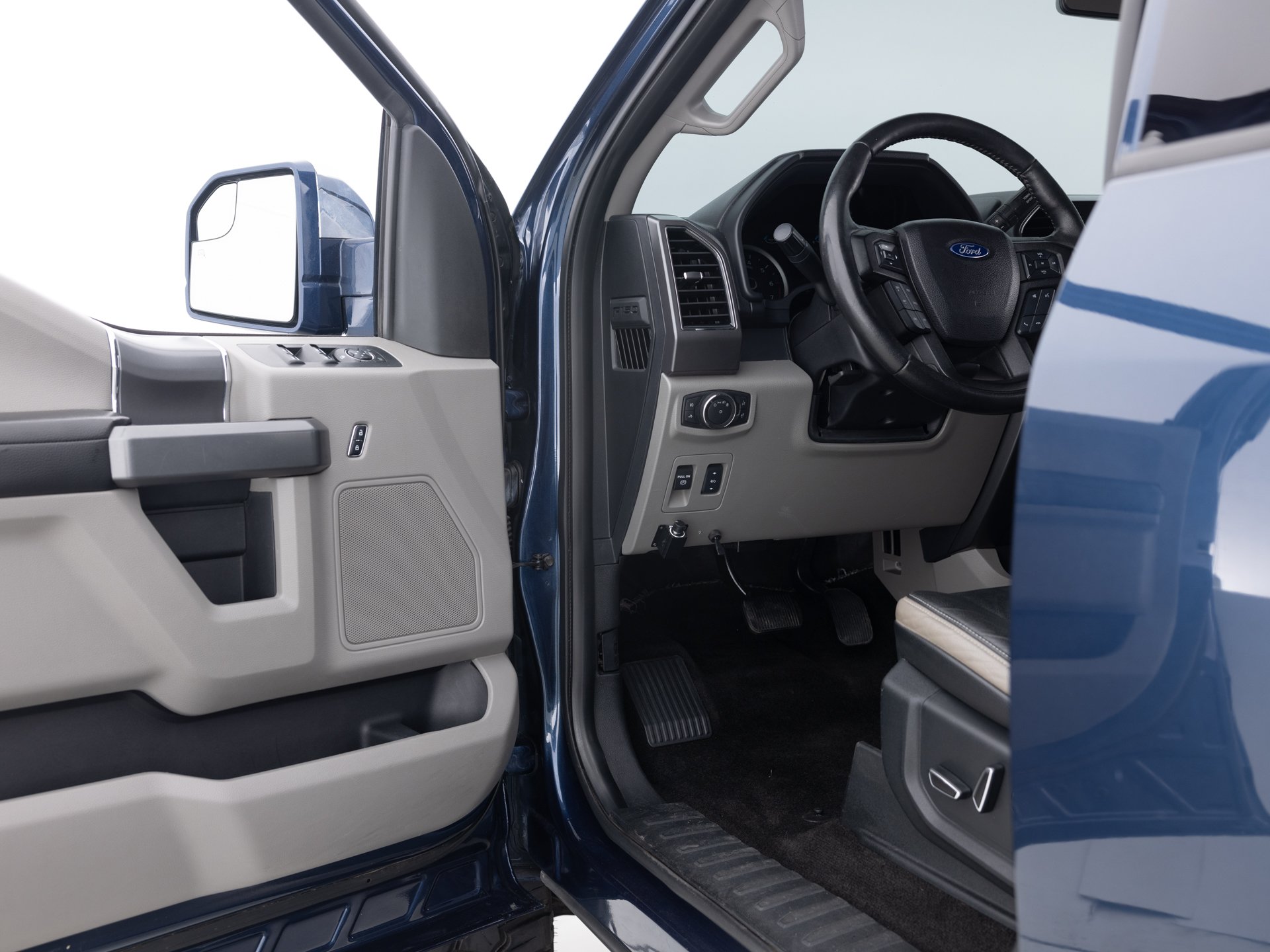 blue ford f150 xlt 20