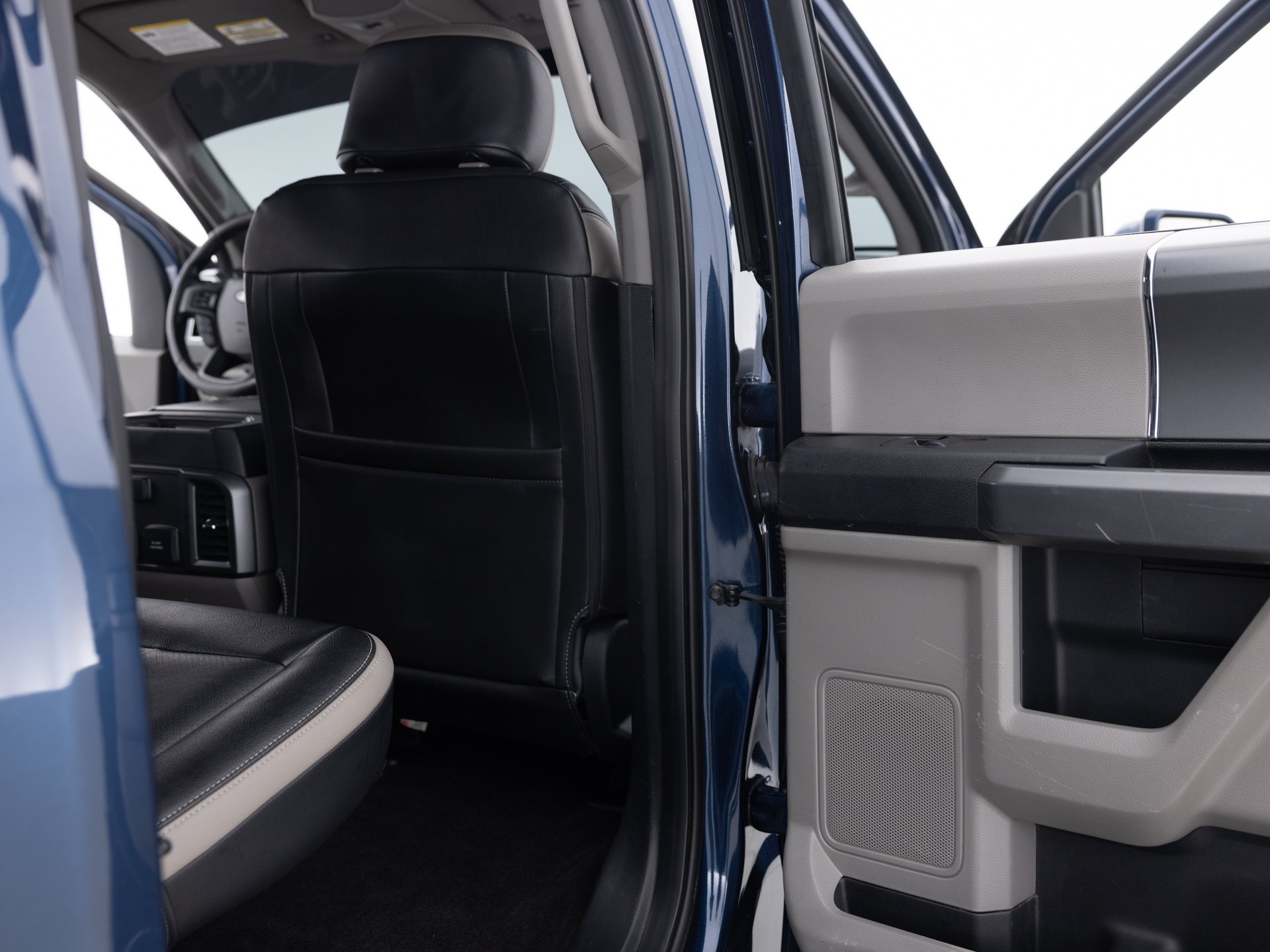 blue ford f150 xlt 26
