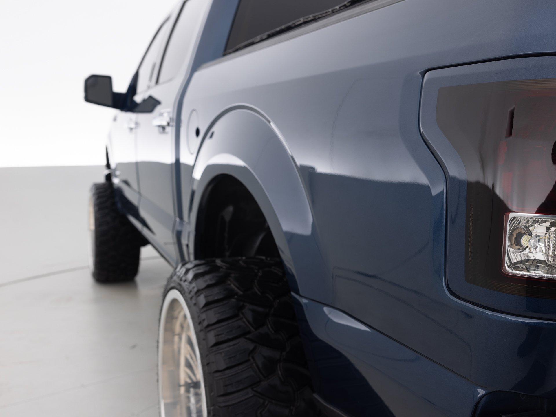 blue ford f150 xlt 6