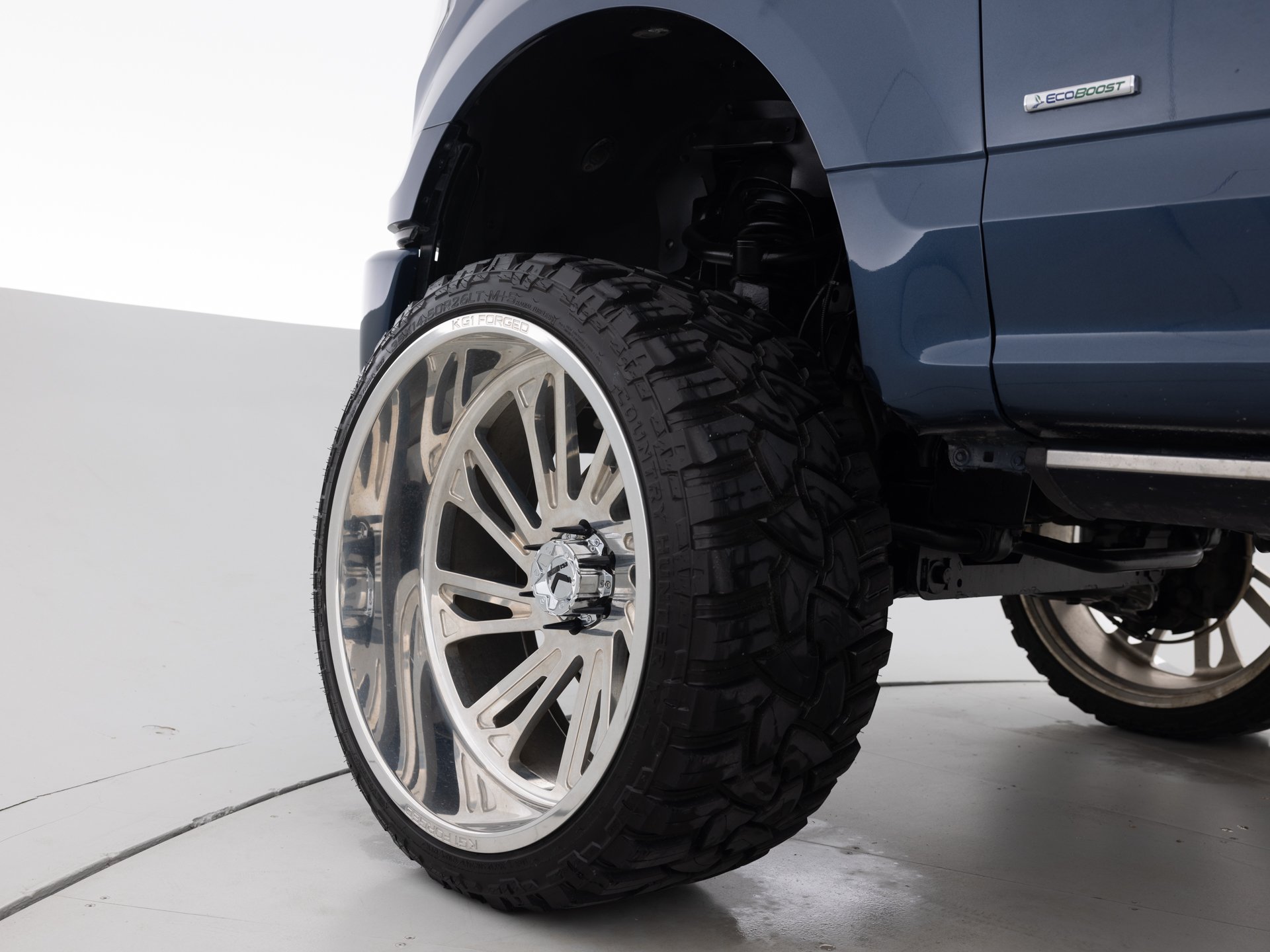 blue ford f150 xlt 9