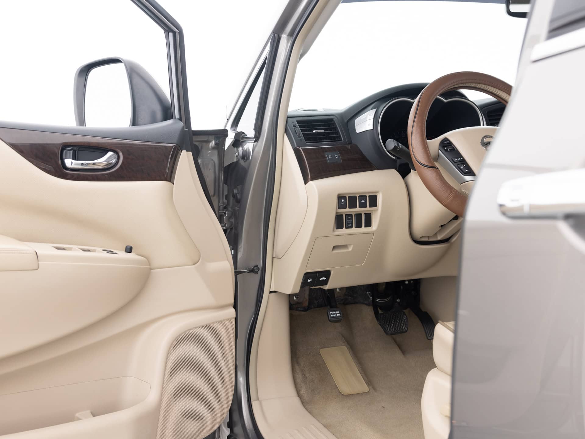 Used Gold Nissan Quest SL-16 for Sale