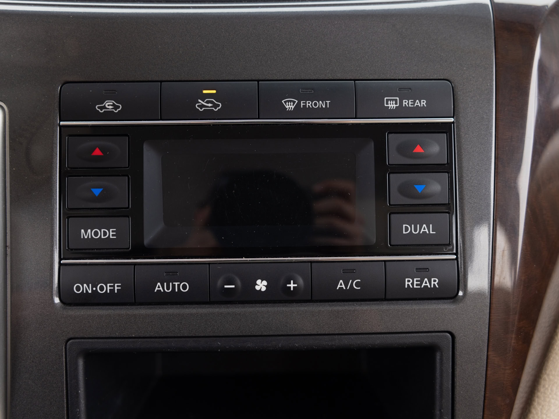 Used Gold Nissan Quest SL-27 for Sale