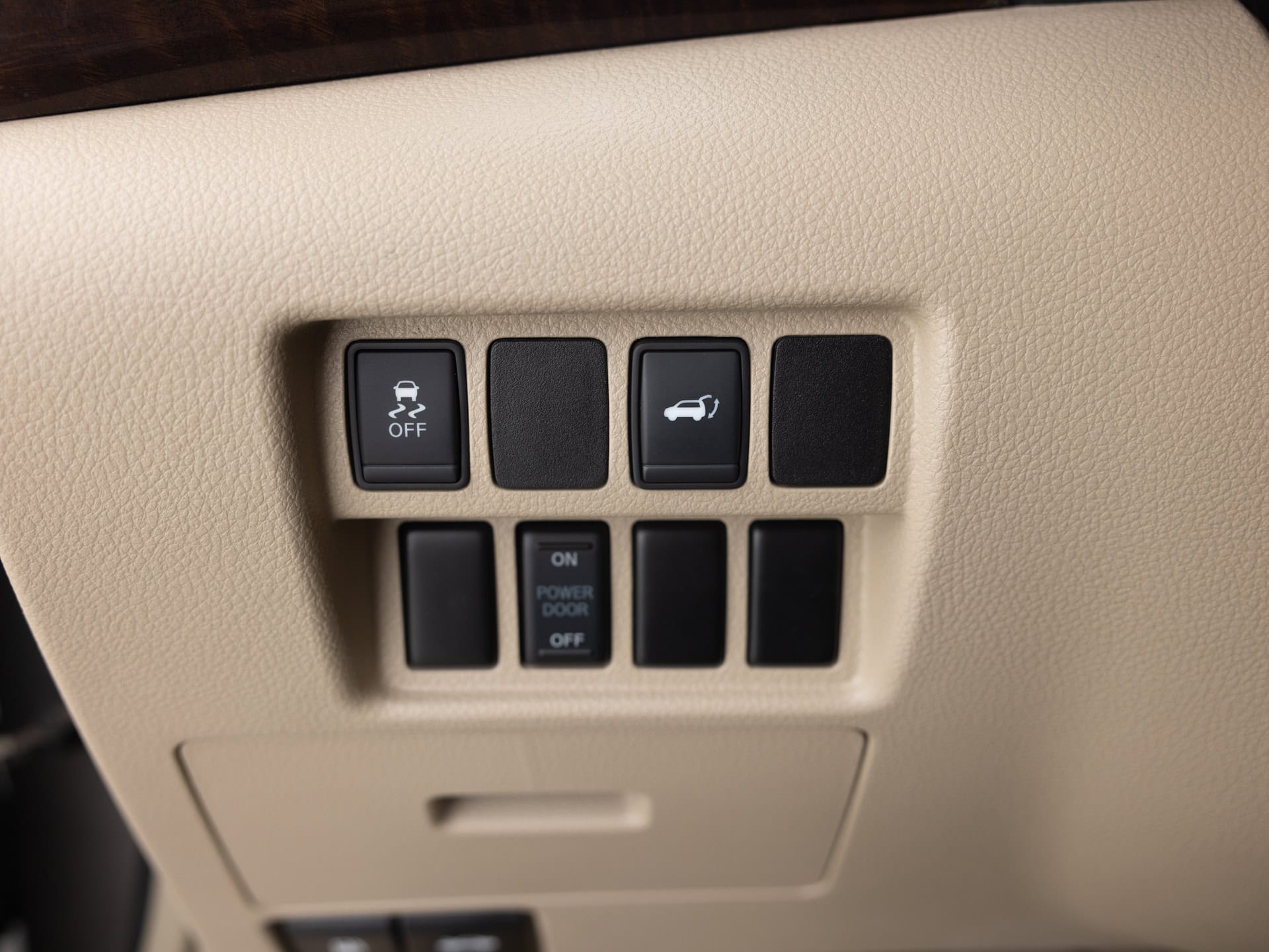 Used Gold Nissan Quest SL-28 for Sale