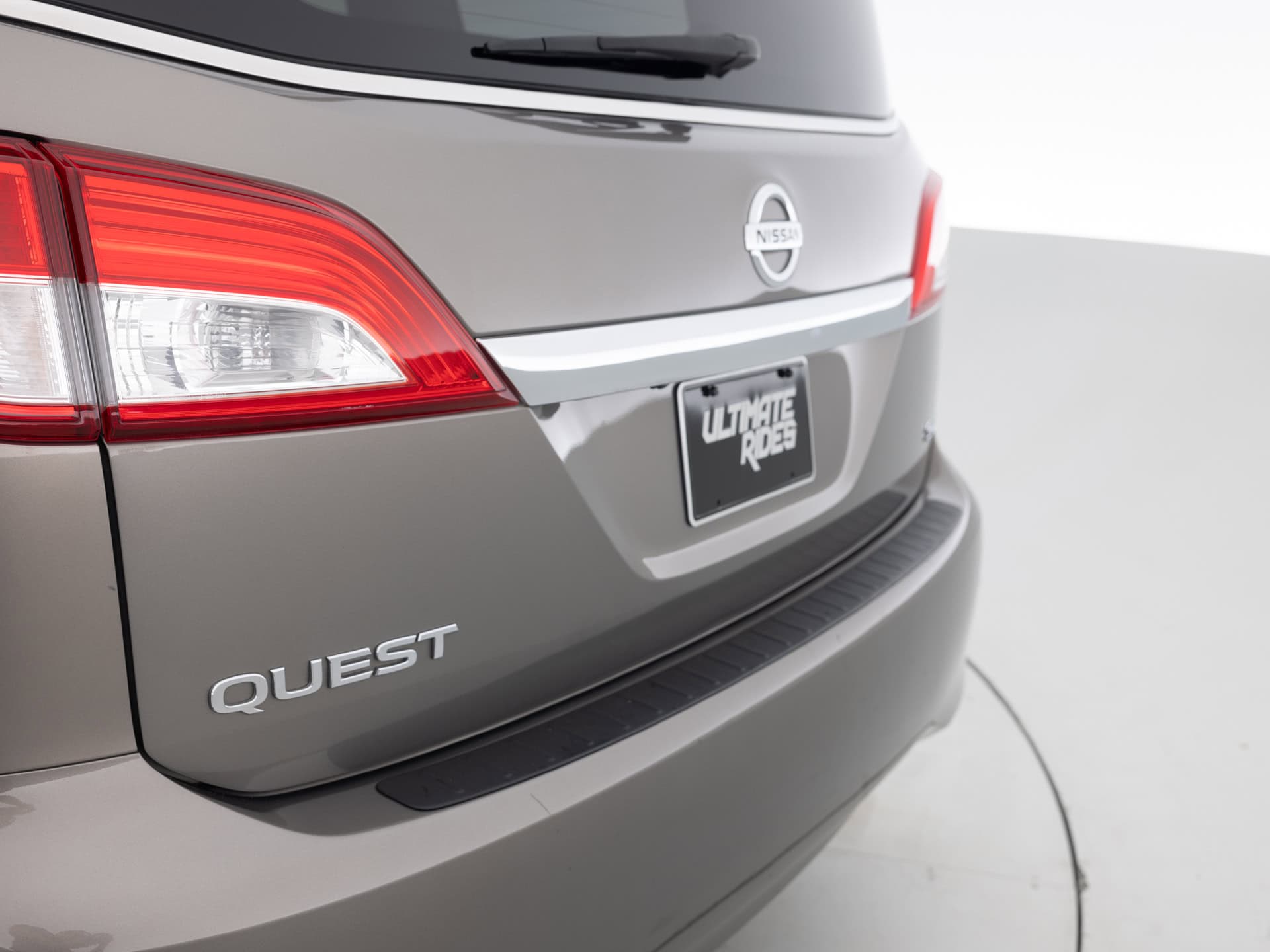 Used Gold Nissan Quest SL-8 for Sale